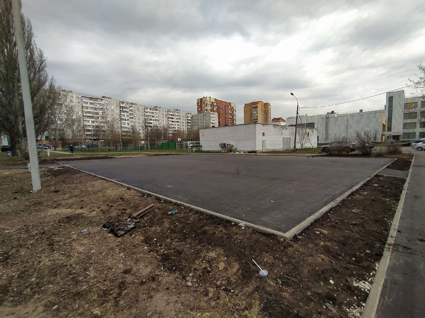 Детская площадка, качели, двор, благоустройство