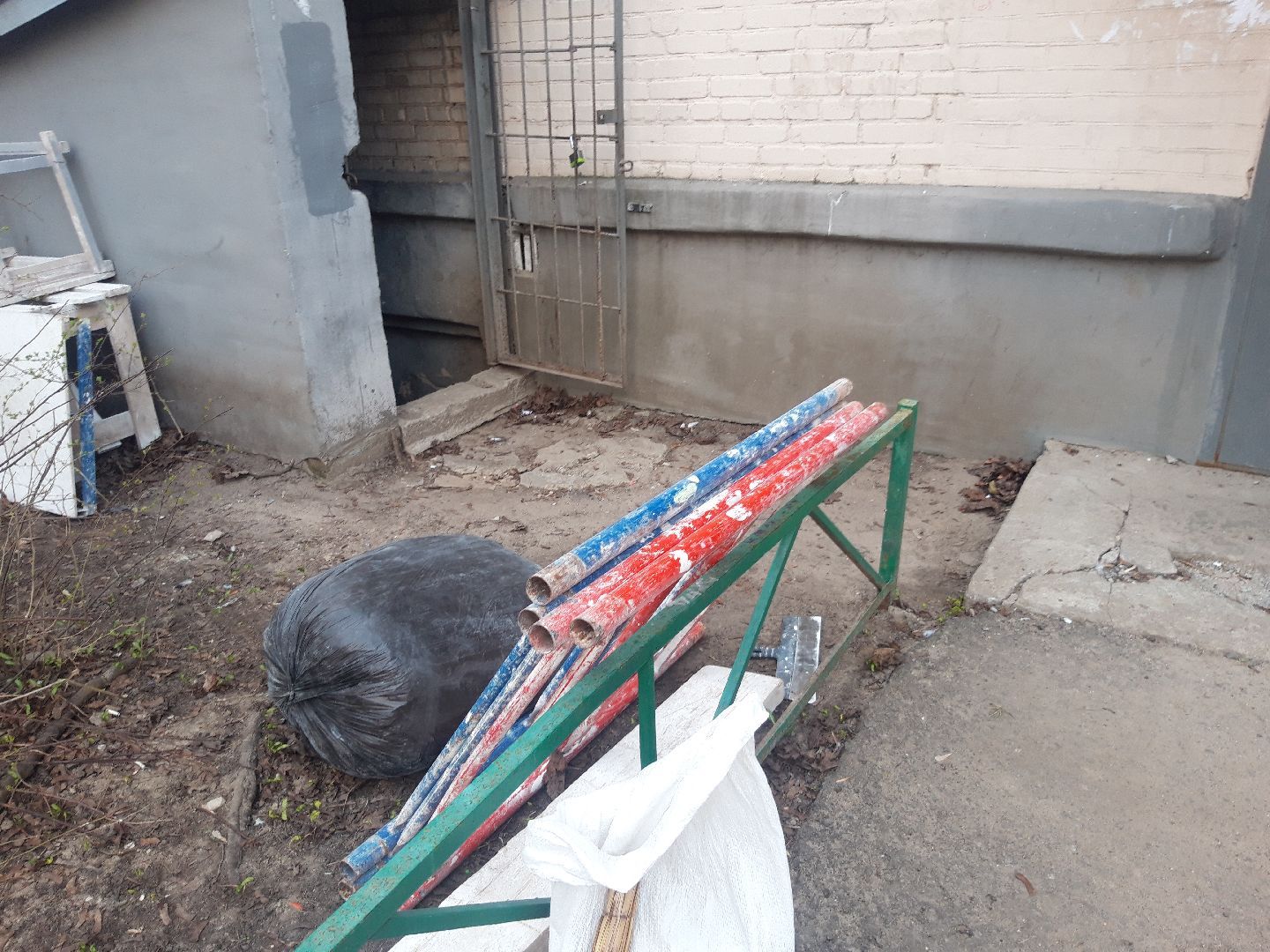 двор, доброе дело,