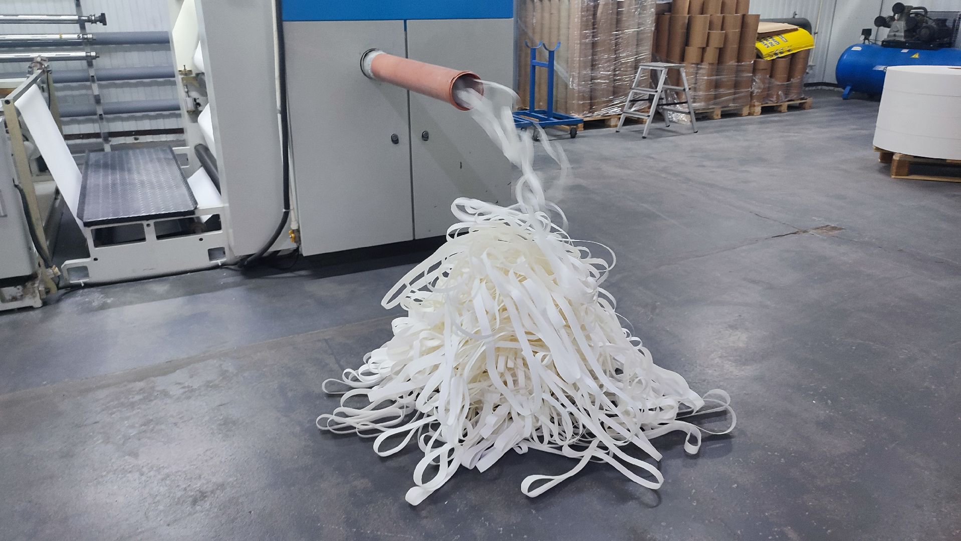 Кашира, Николай Ханин, КЗБИ, бумажные изделия