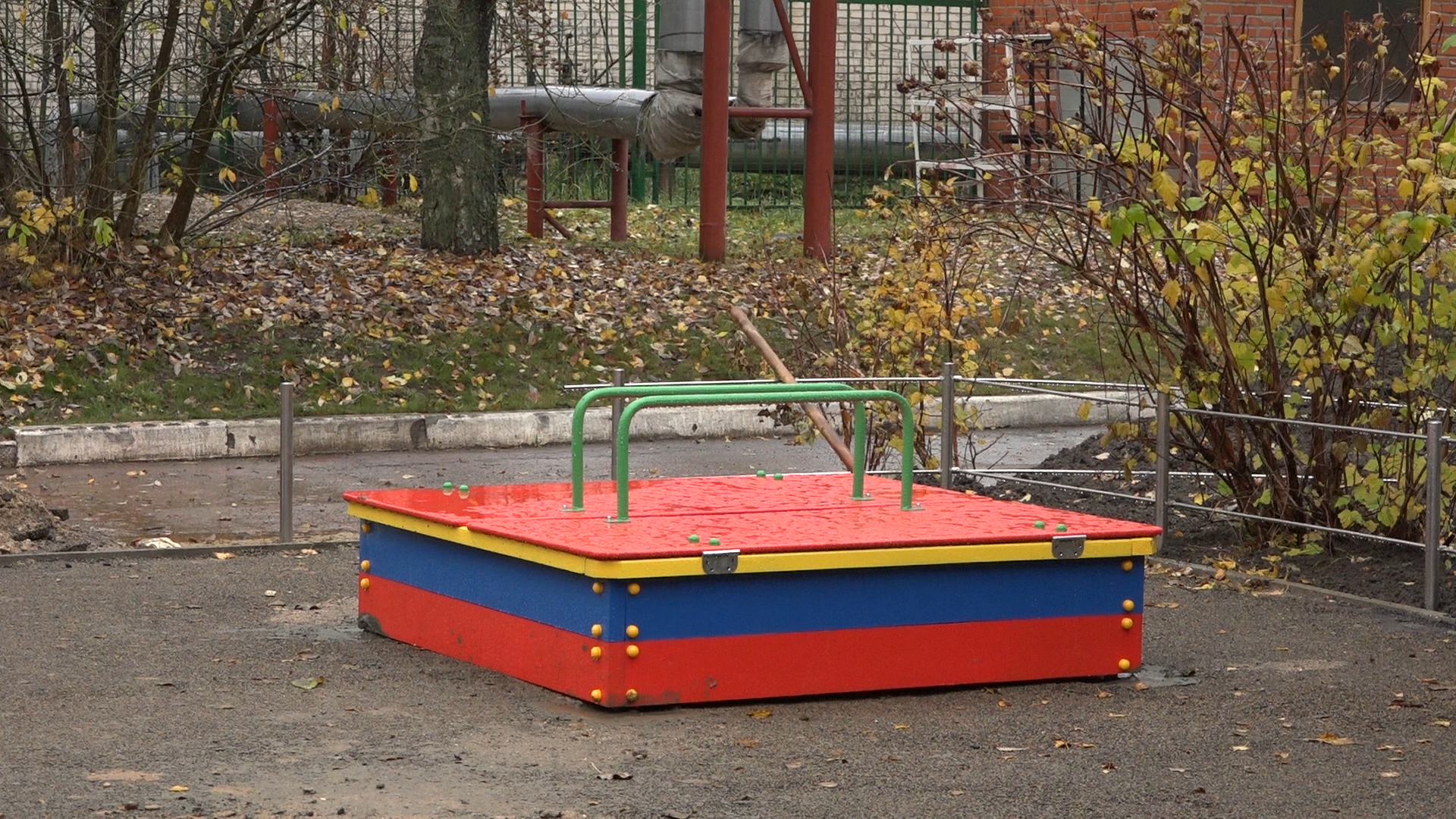 школа Попова Власиха, дошкольный корпус Поповки, Власиха школа Попова, благоустройство детской площадки, ясельная группа в Поповке,