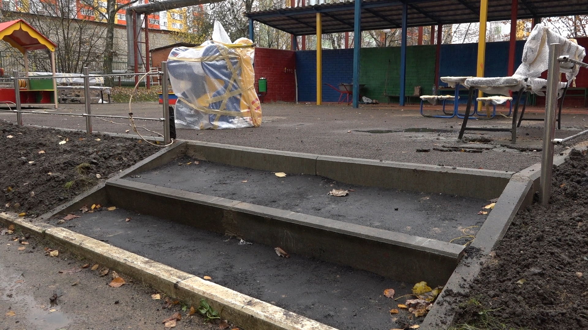 школа Попова Власиха, дошкольный корпус Поповки, Власиха школа Попова, благоустройство детской площадки, ясельная группа в Поповке,