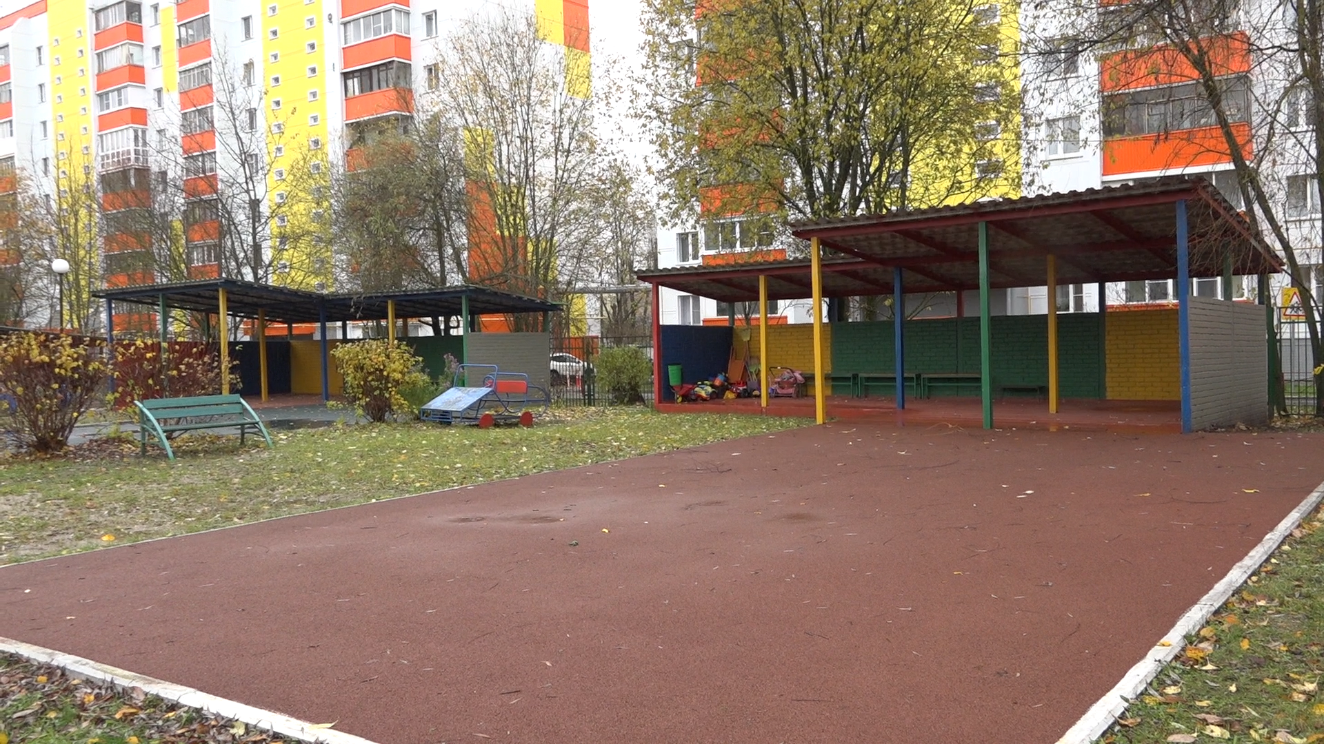 школа Попова Власиха, дошкольный корпус Поповки, Власиха школа Попова, благоустройство детской площадки, ясельная группа в Поповке,