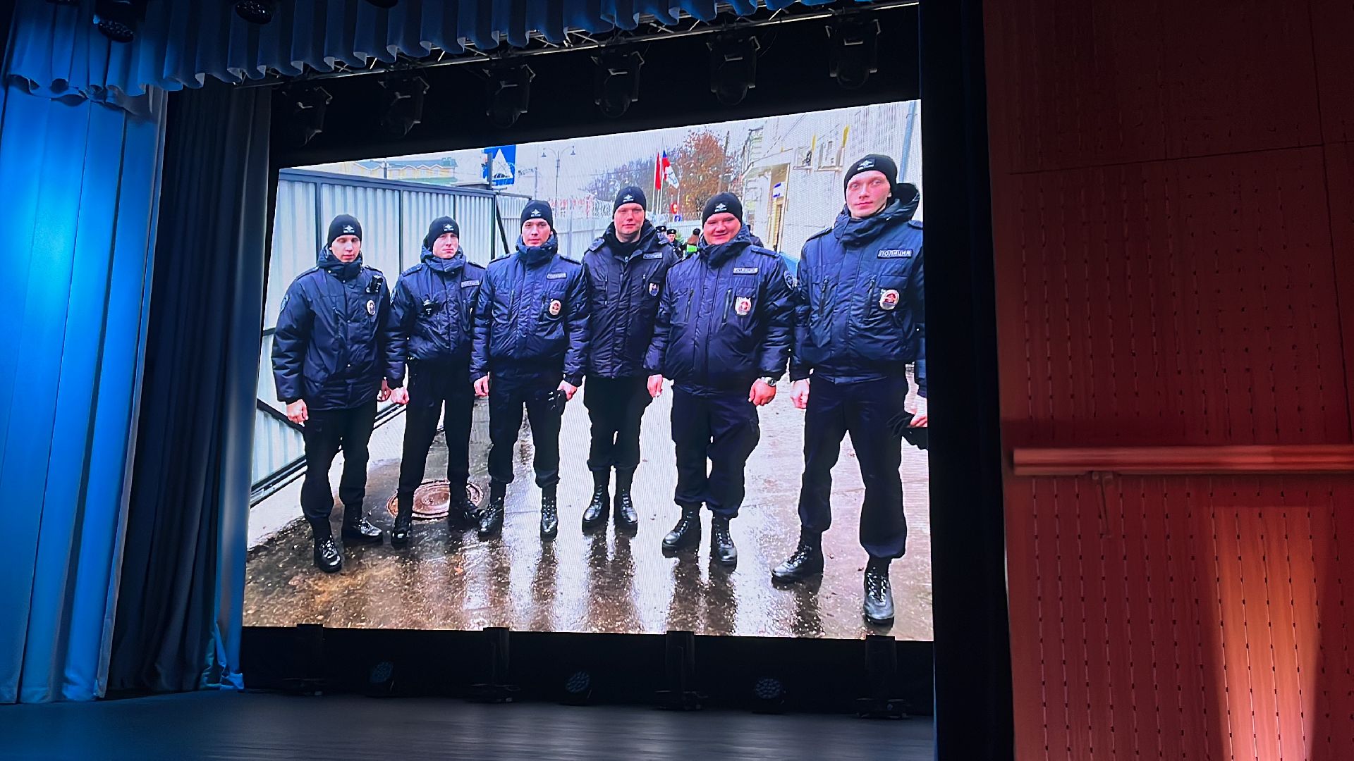 полицейские, полиция, день сотрудников мвд, концерт,