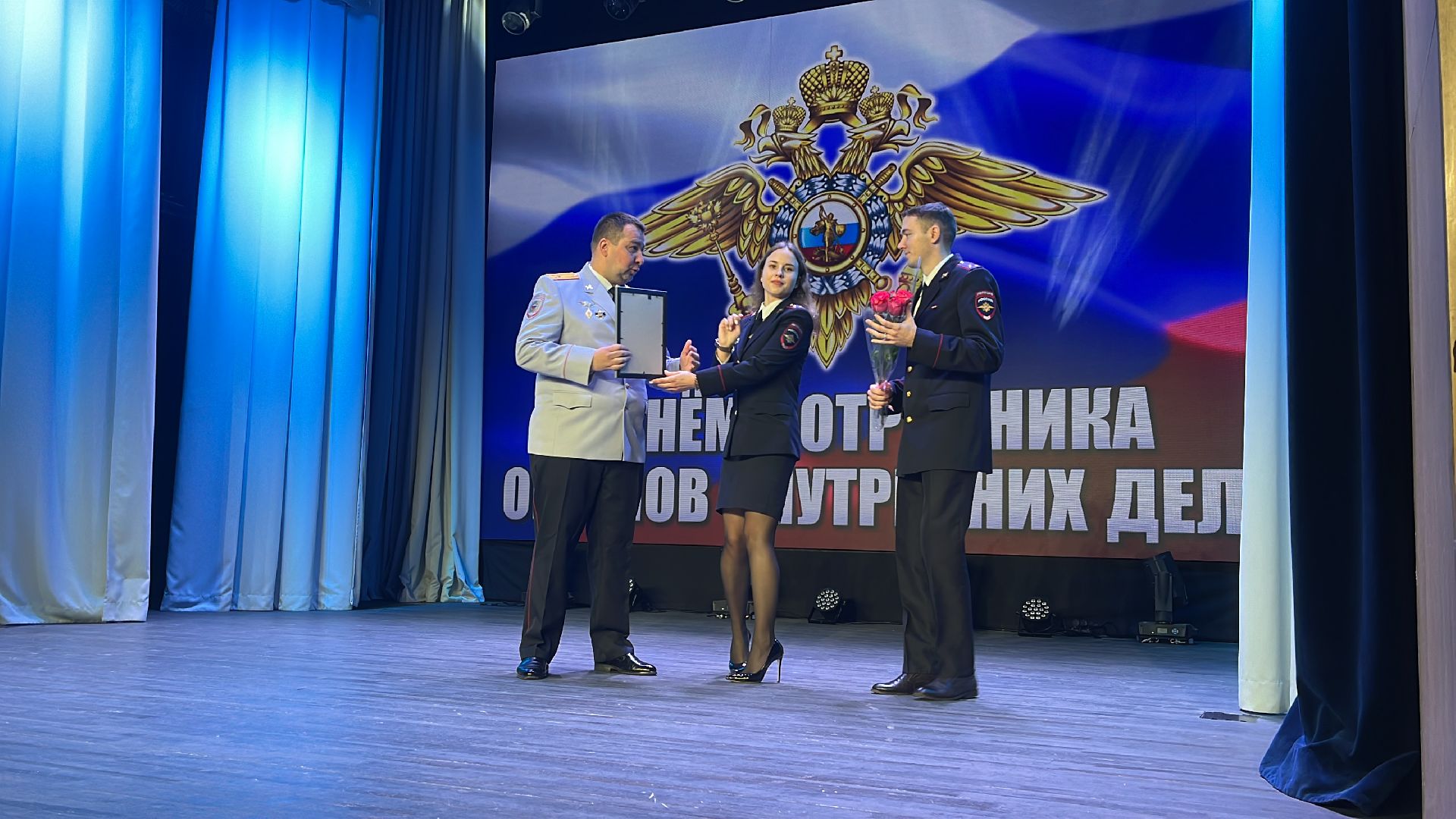 полицейские, полиция, день сотрудников мвд, концерт,