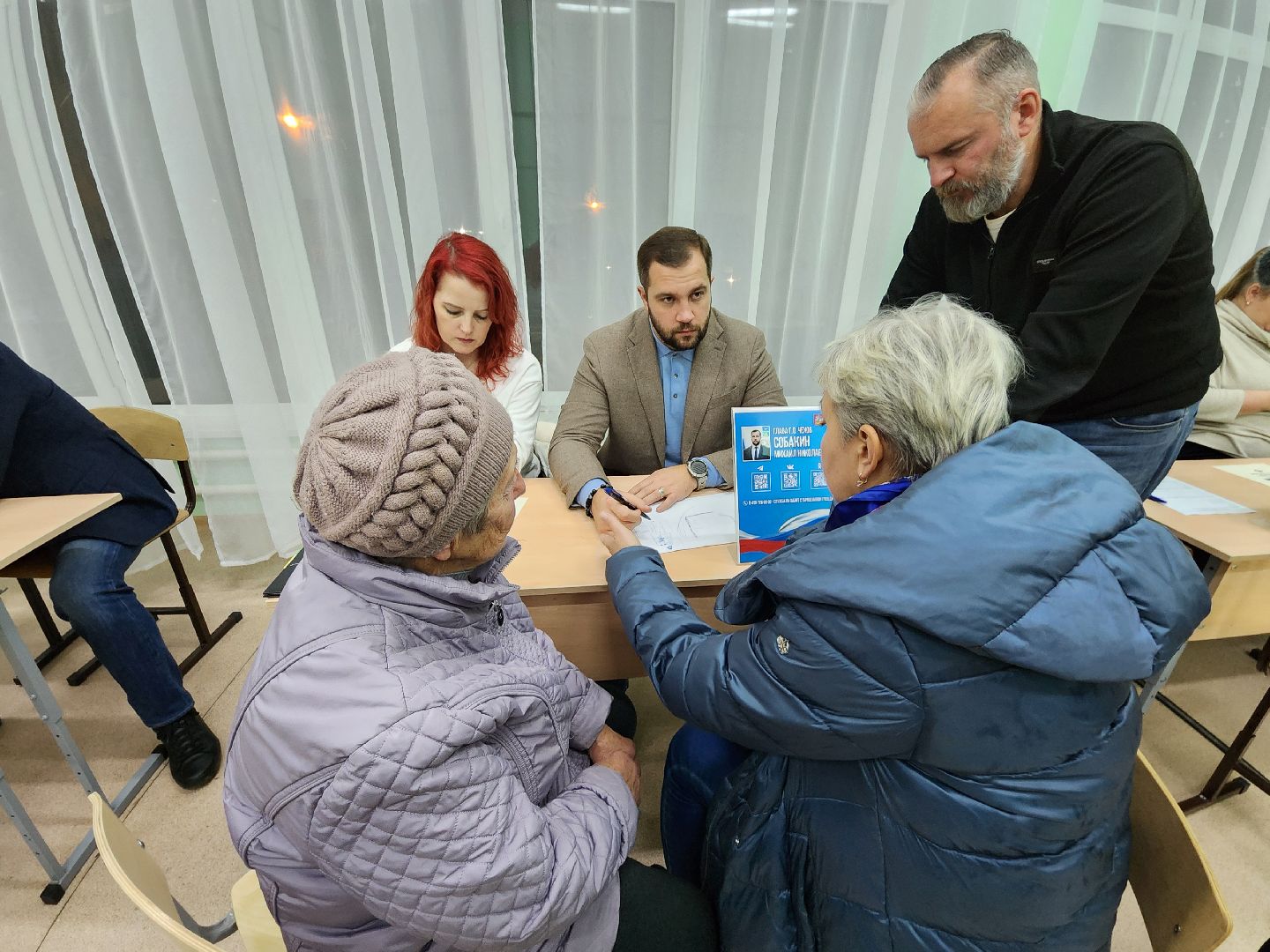 Чехов, деревня Крюково, выездная администрация, встреча с жителями, обращения граждан, освещение, ремонт моста, автобусное сообщение, глава округа михаил собакин,