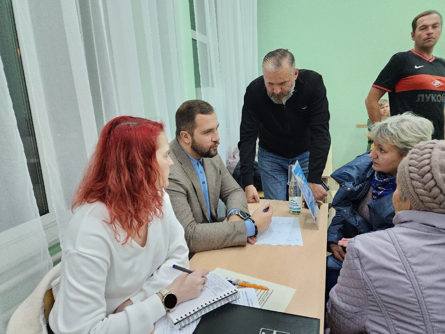 Чехов, деревня Крюково, выездная администрация, встреча с жителями, обращения граждан, освещение, ремонт моста, автобусное сообщение, глава округа михаил собакин,