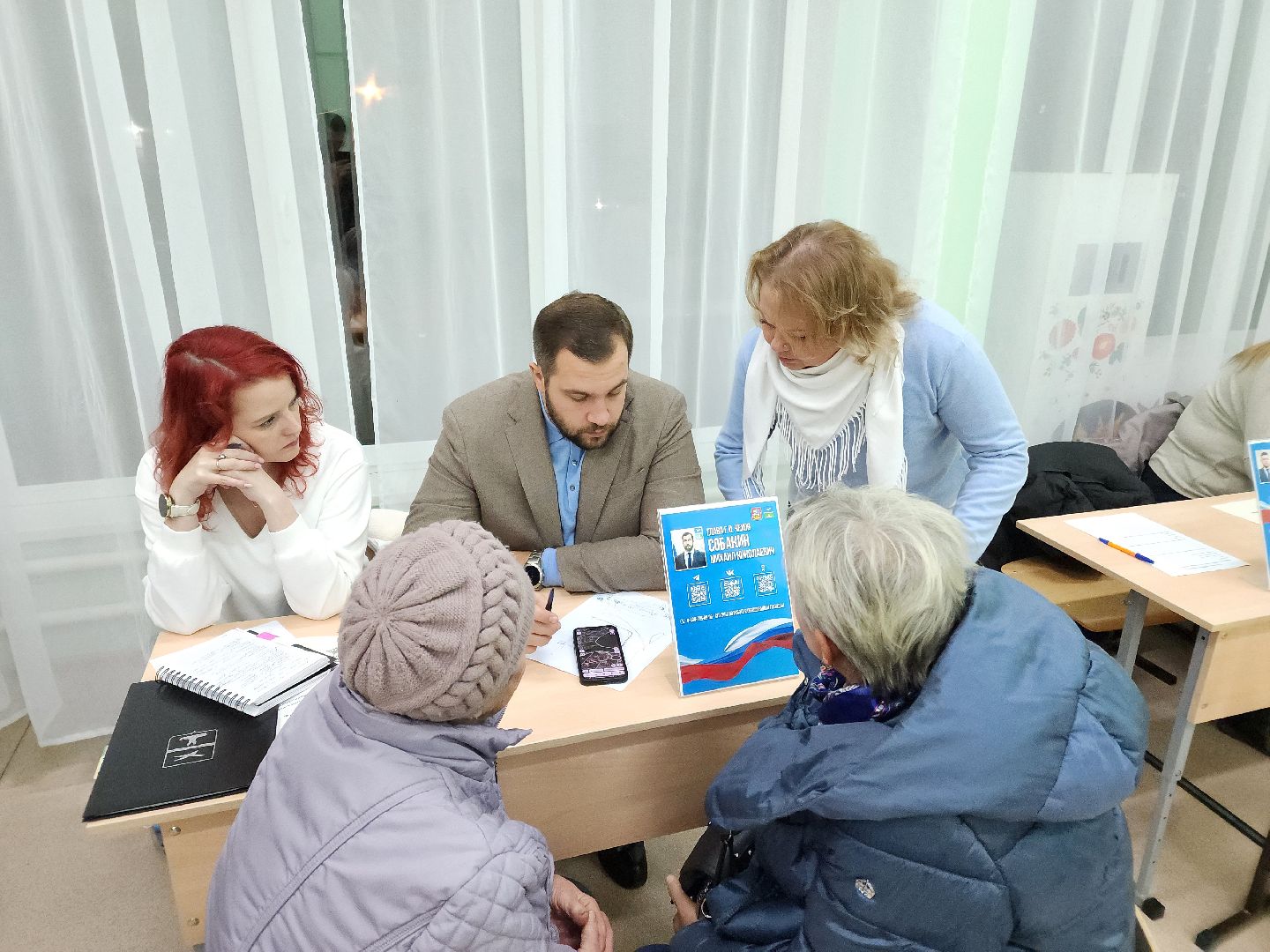 Чехов, деревня Крюково, выездная администрация, встреча с жителями, обращения граждан, освещение, ремонт моста, автобусное сообщение, глава округа михаил собакин,