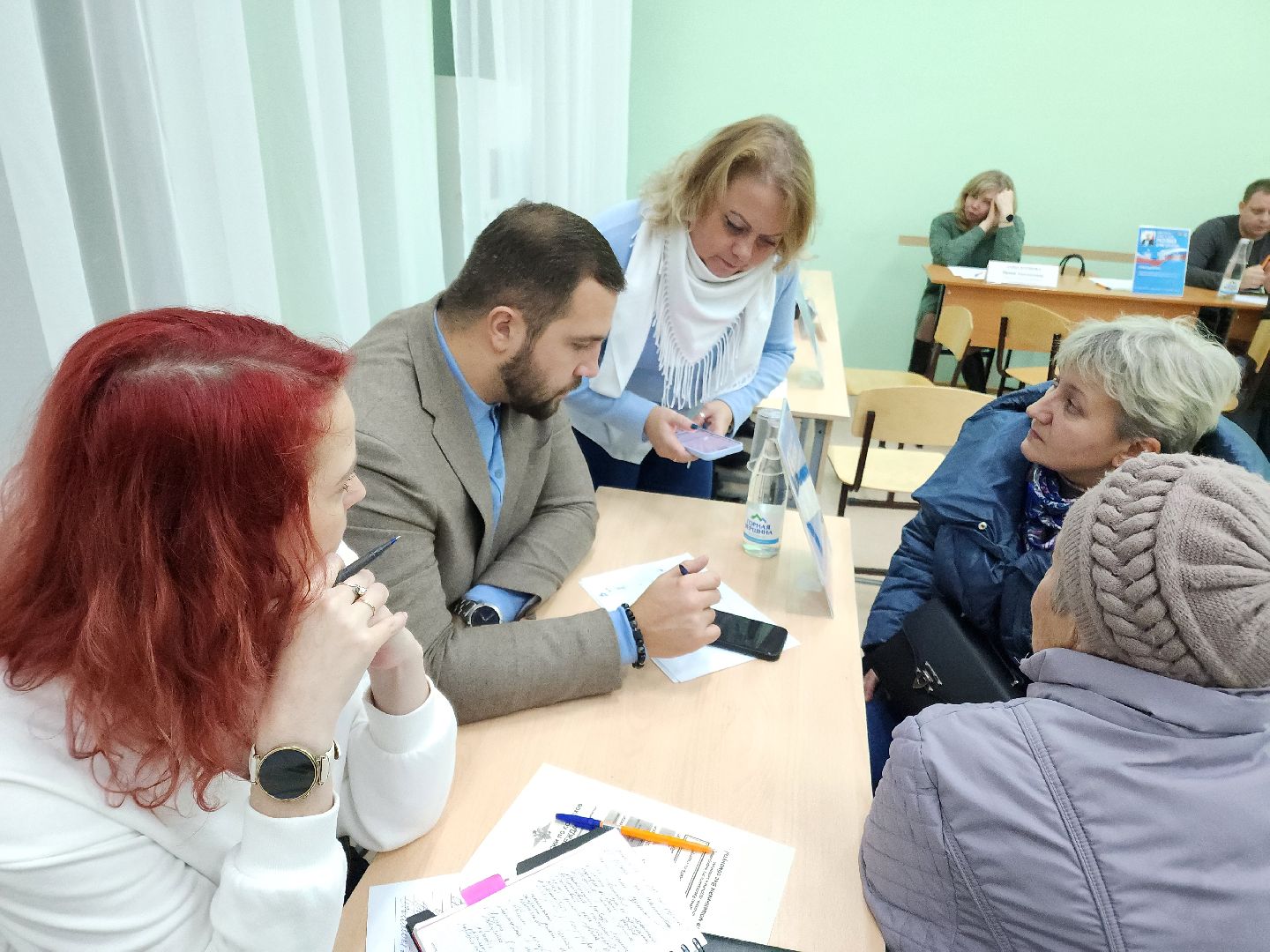 Чехов, деревня Крюково, выездная администрация, встреча с жителями, обращения граждан, освещение, ремонт моста, автобусное сообщение, глава округа михаил собакин,