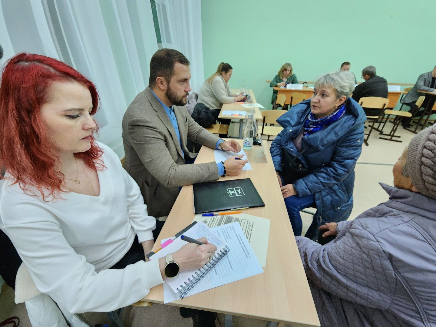 Чехов, деревня Крюково, выездная администрация, встреча с жителями, обращения граждан, освещение, ремонт моста, автобусное сообщение, глава округа михаил собакин,