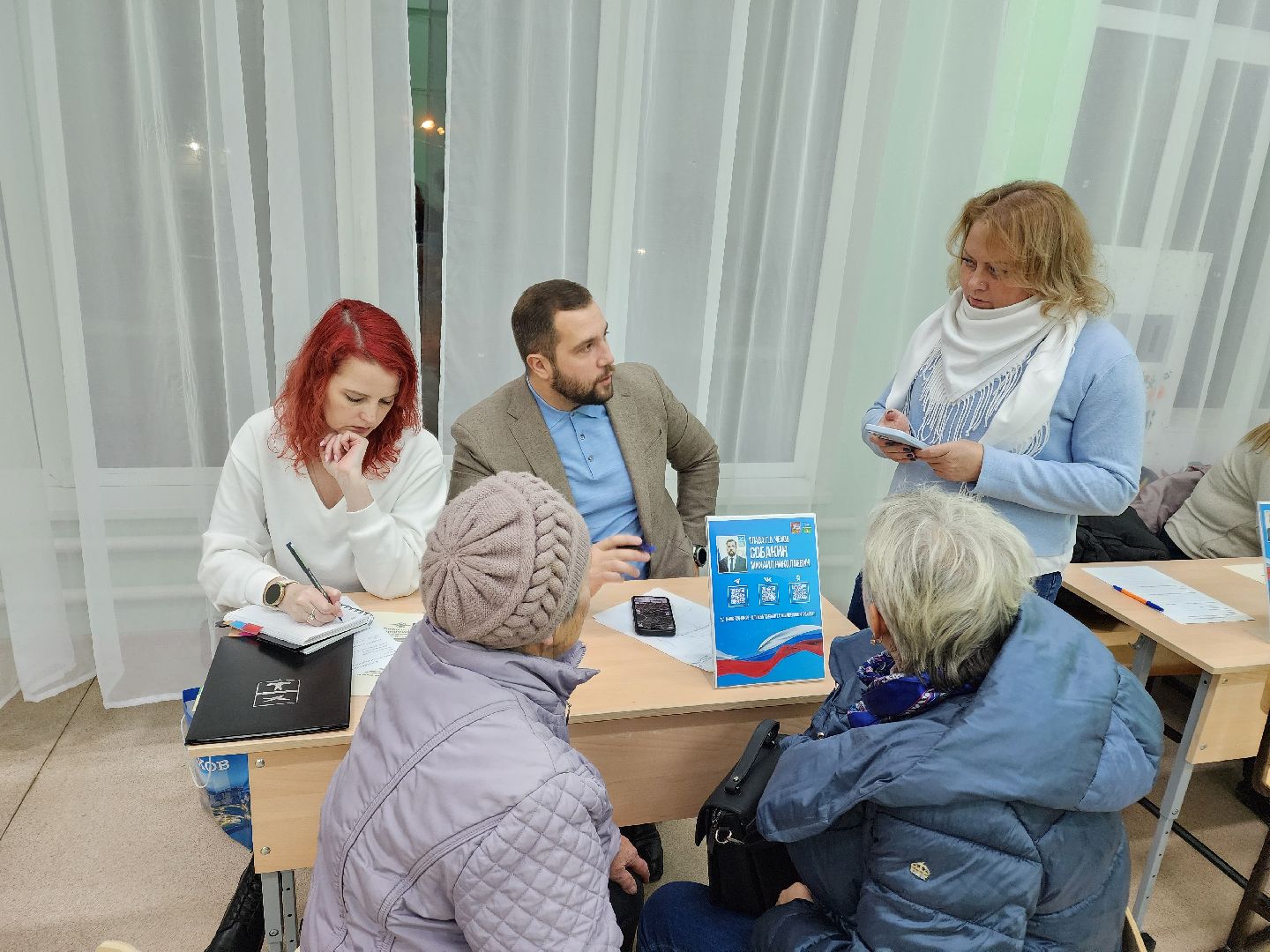 Чехов, деревня Крюково, выездная администрация, встреча с жителями, обращения граждан, освещение, ремонт моста, автобусное сообщение, глава округа михаил собакин,