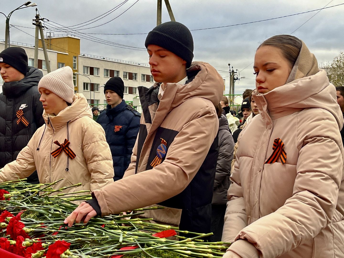 вертикальное видео, вертикалка, мемориальная доска, наро-фоминск, наро-фоминский городской округ, роман шамнэ, владимир завадский,