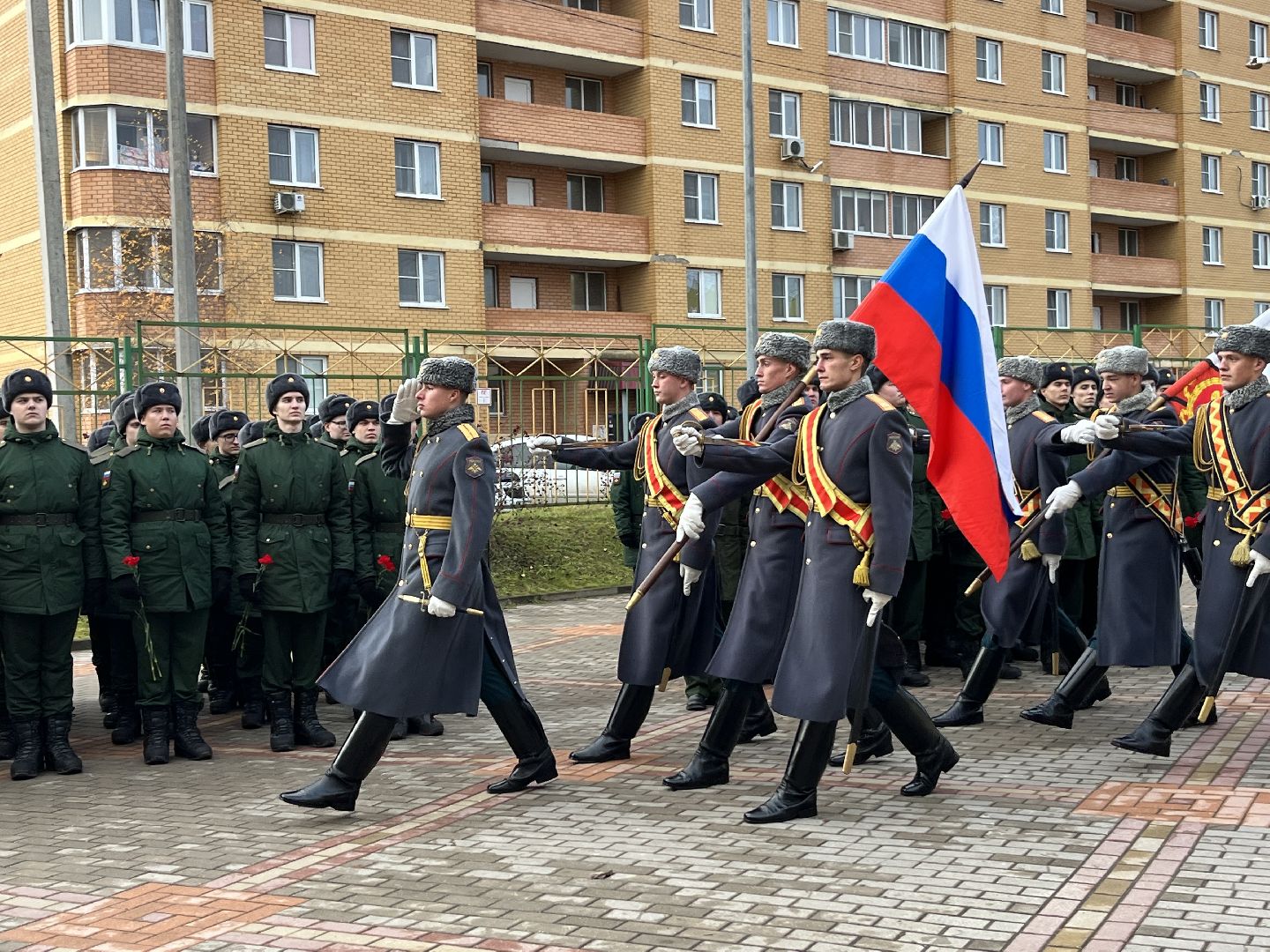 вертикальное видео, вертикалка, мемориальная доска, наро-фоминск, наро-фоминский городской округ, роман шамнэ, владимир завадский,