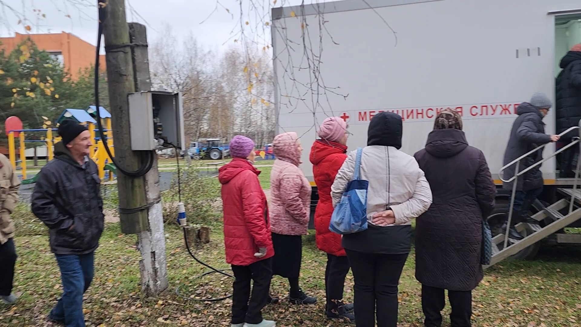 Мобильный флюорограф, Обследование грудной клетки, Медицина, Выездной врач, Воачи Раменской больницы, Вертикалка, Вертикальное видео,