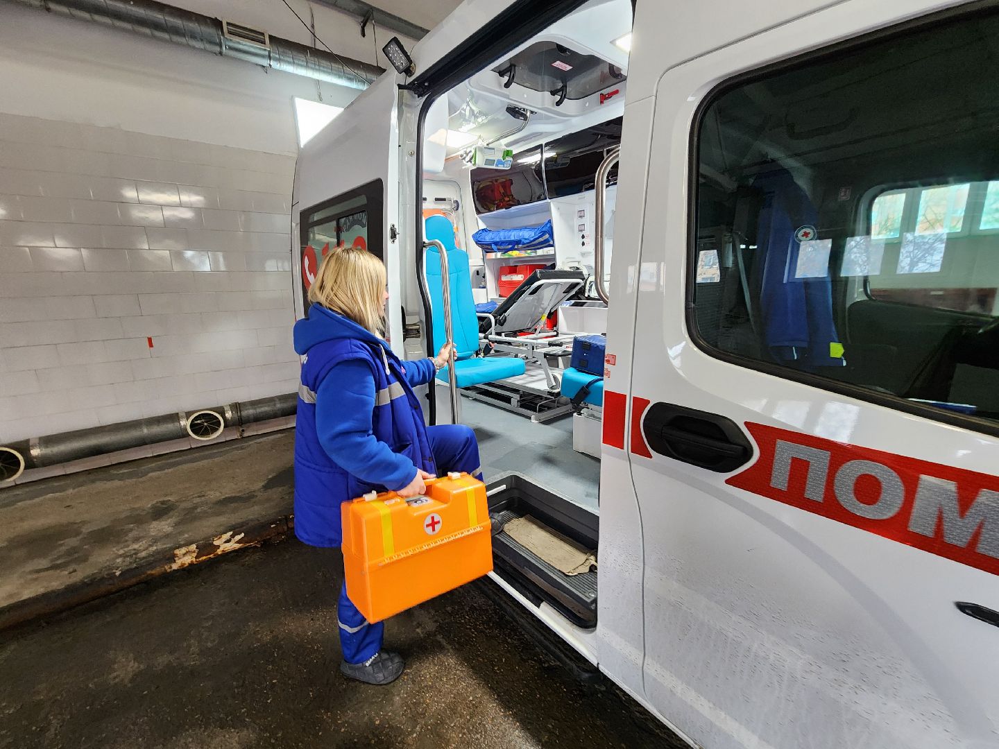 Чехов, подстанция скорой помощи, новые машины, автомобили Газель, оборудование, пополнение автопарка, региональная программа Здравоохранение, губернатор московской области, вертикалки,