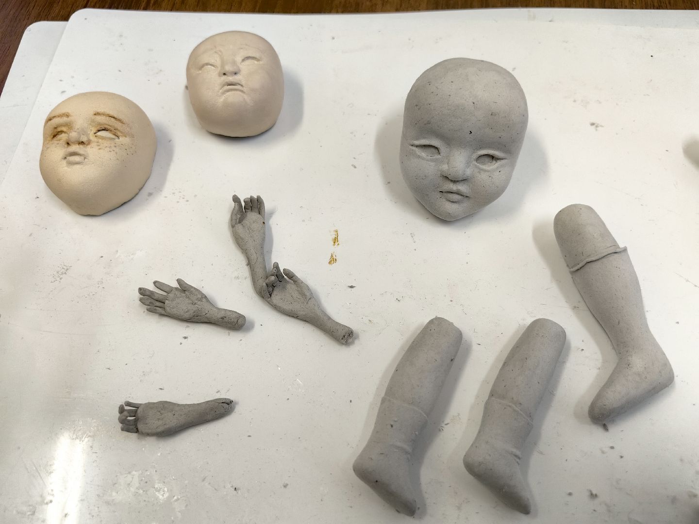 выставка кукол, предновогодняя выставка, дед мороз и снегурочка, папье-маше, Белая ворона, вертикалки