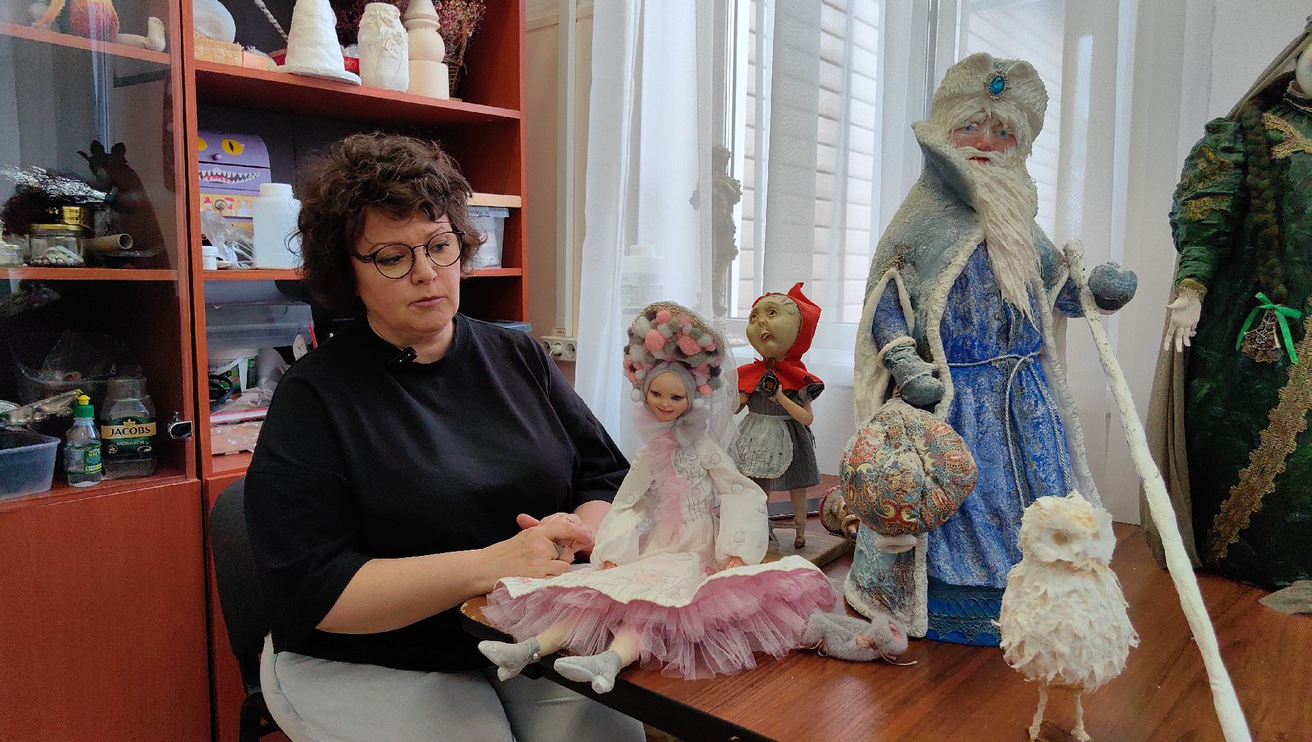 выставка кукол, предновогодняя выставка, дед мороз и снегурочка, папье-маше, Белая ворона, вертикалки