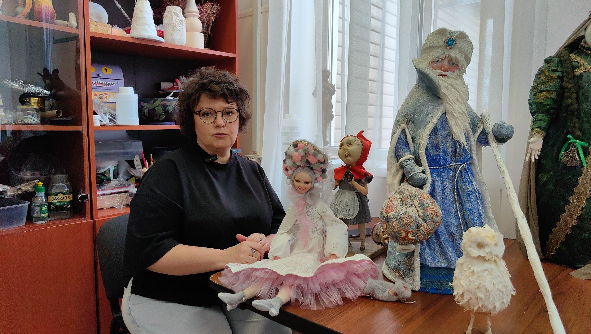 выставка кукол, предновогодняя выставка, дед мороз и снегурочка, папье-маше, Белая ворона, вертикалки