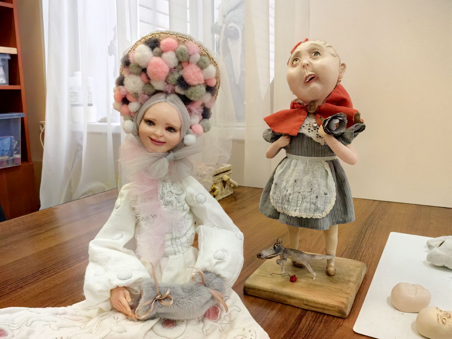 выставка кукол, предновогодняя выставка, дед мороз и снегурочка, папье-маше, Белая ворона, вертикалки