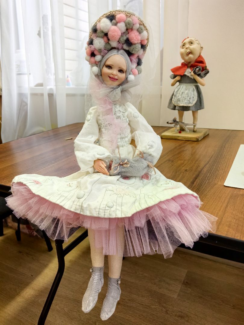 выставка кукол, предновогодняя выставка, дед мороз и снегурочка, папье-маше, Белая ворона, вертикалки