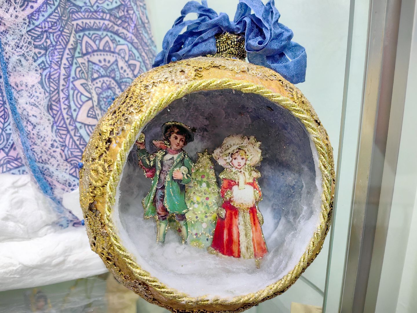 выставка кукол, предновогодняя выставка, дед мороз и снегурочка, папье-маше, Белая ворона, вертикалки