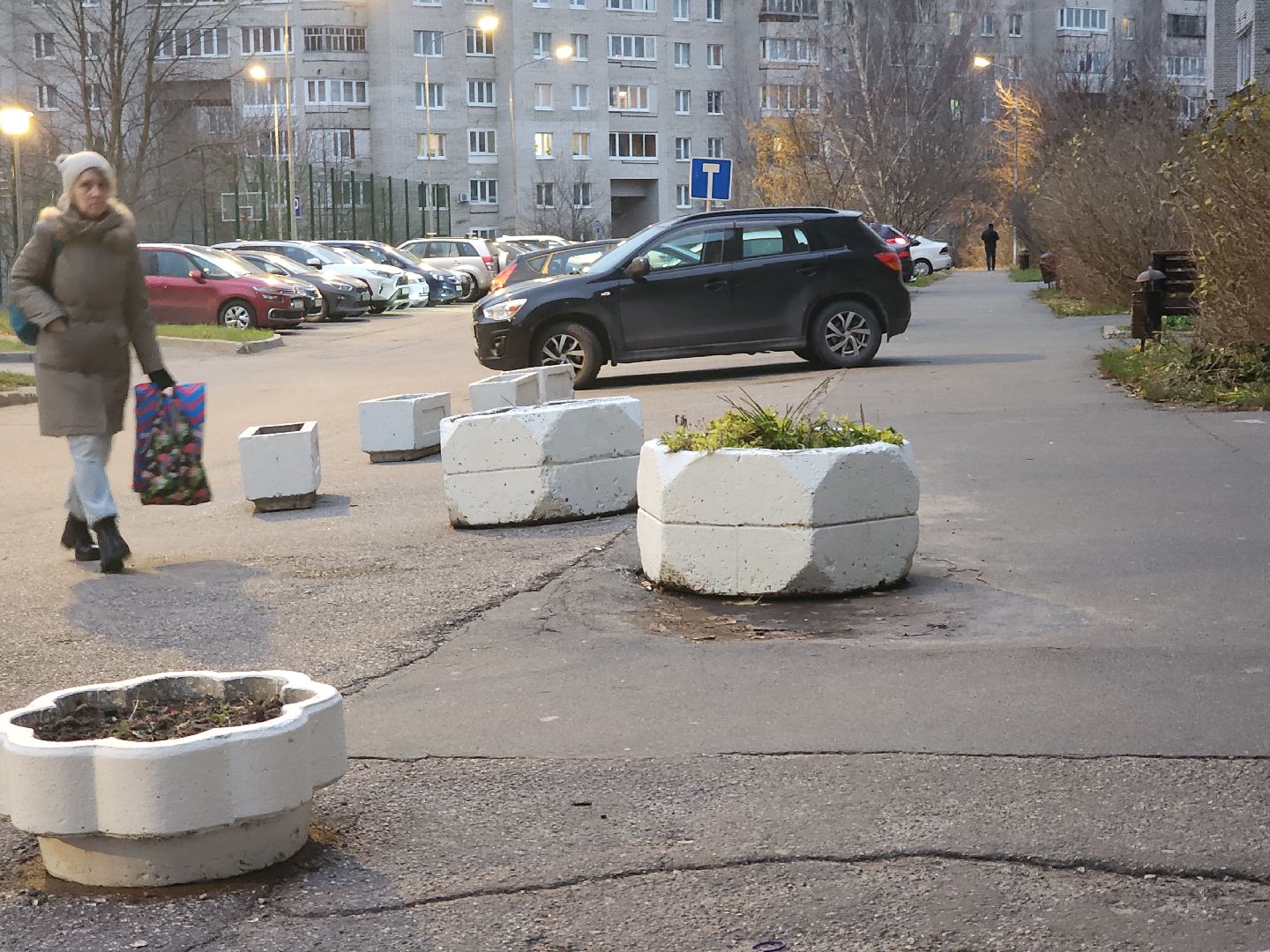 Черноголовка, Незаконная парковка, Парковка автомобилей,