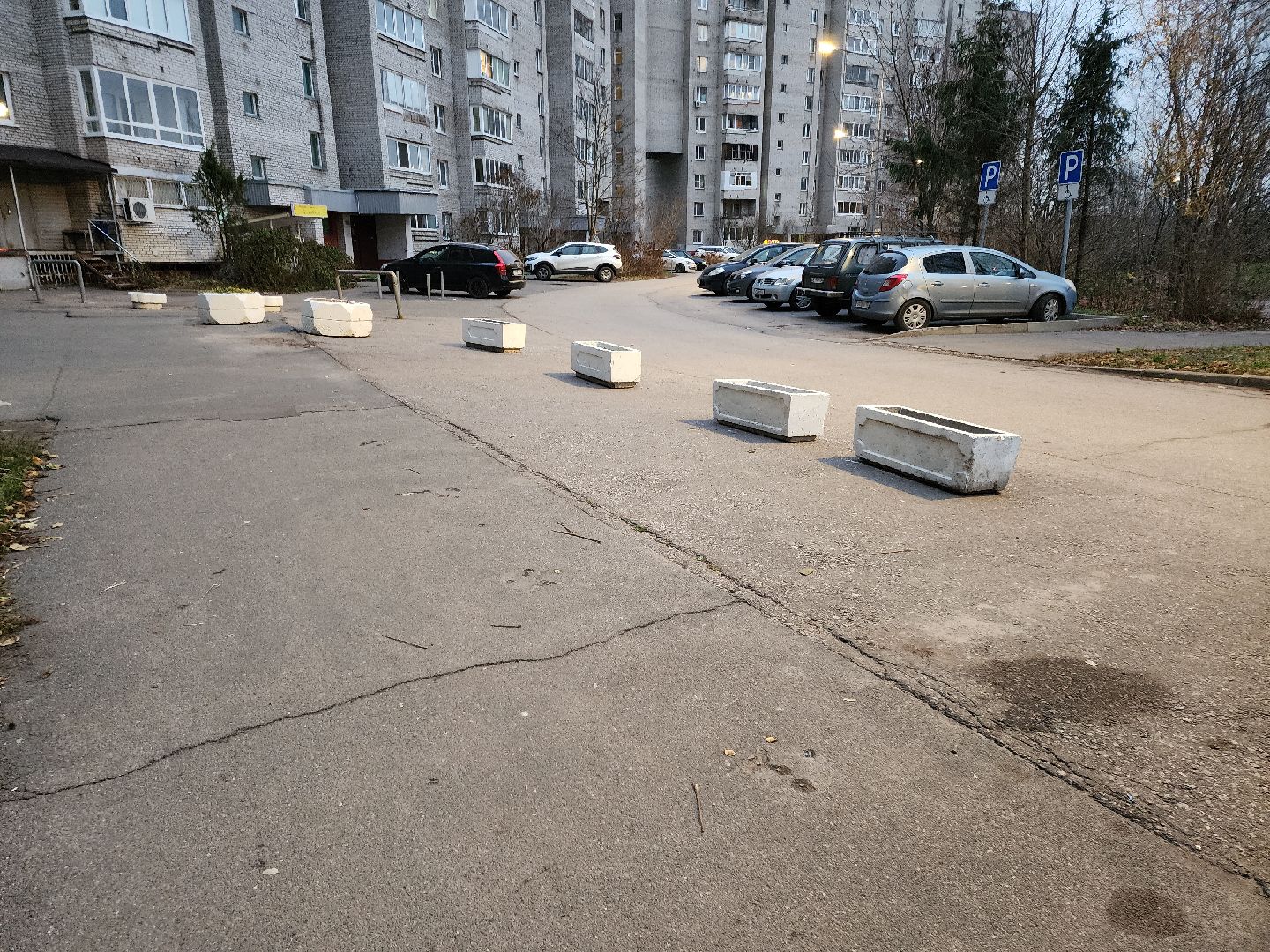 Черноголовка, Незаконная парковка, Парковка автомобилей,