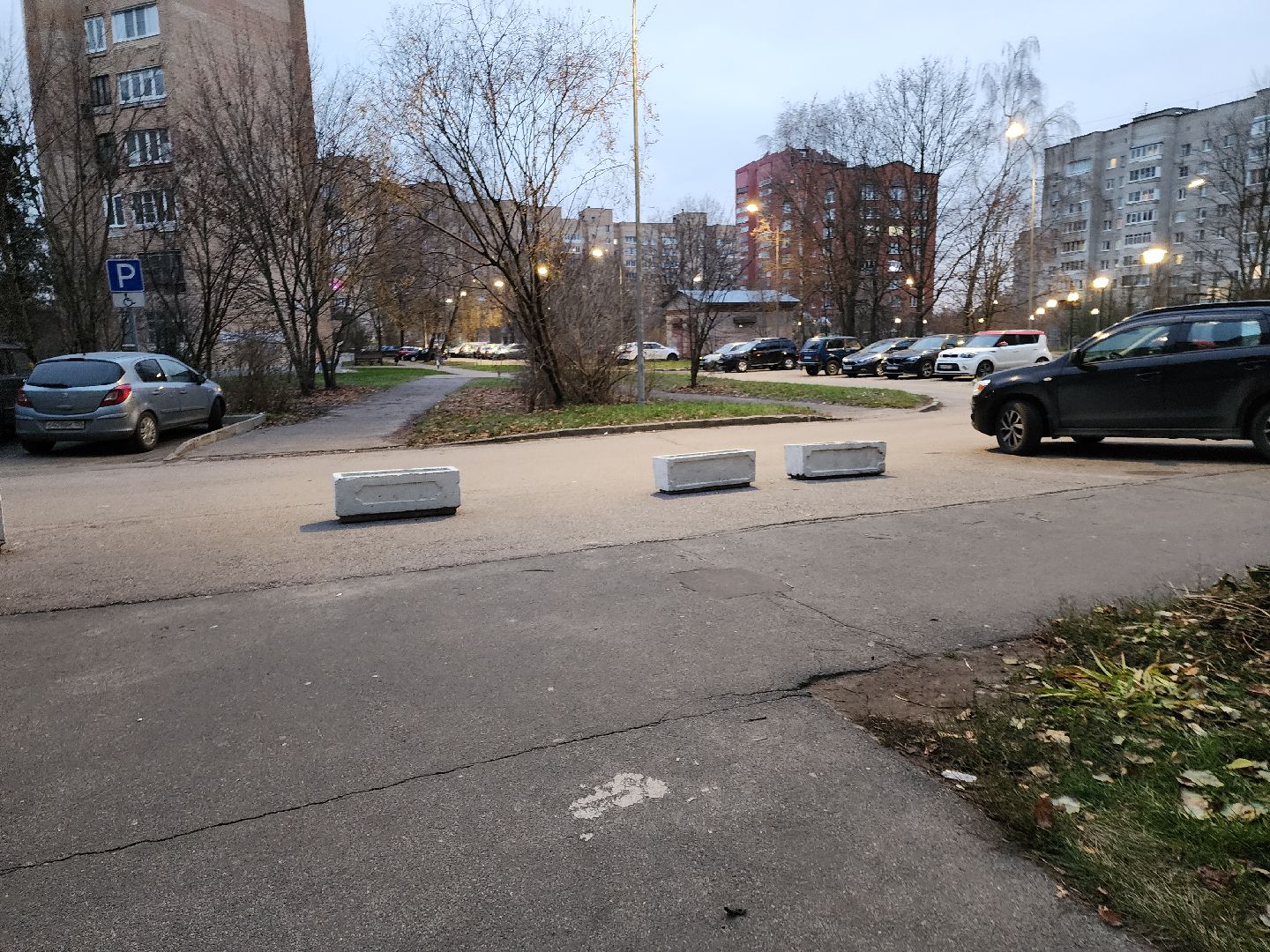 Черноголовка, Незаконная парковка, Парковка автомобилей,