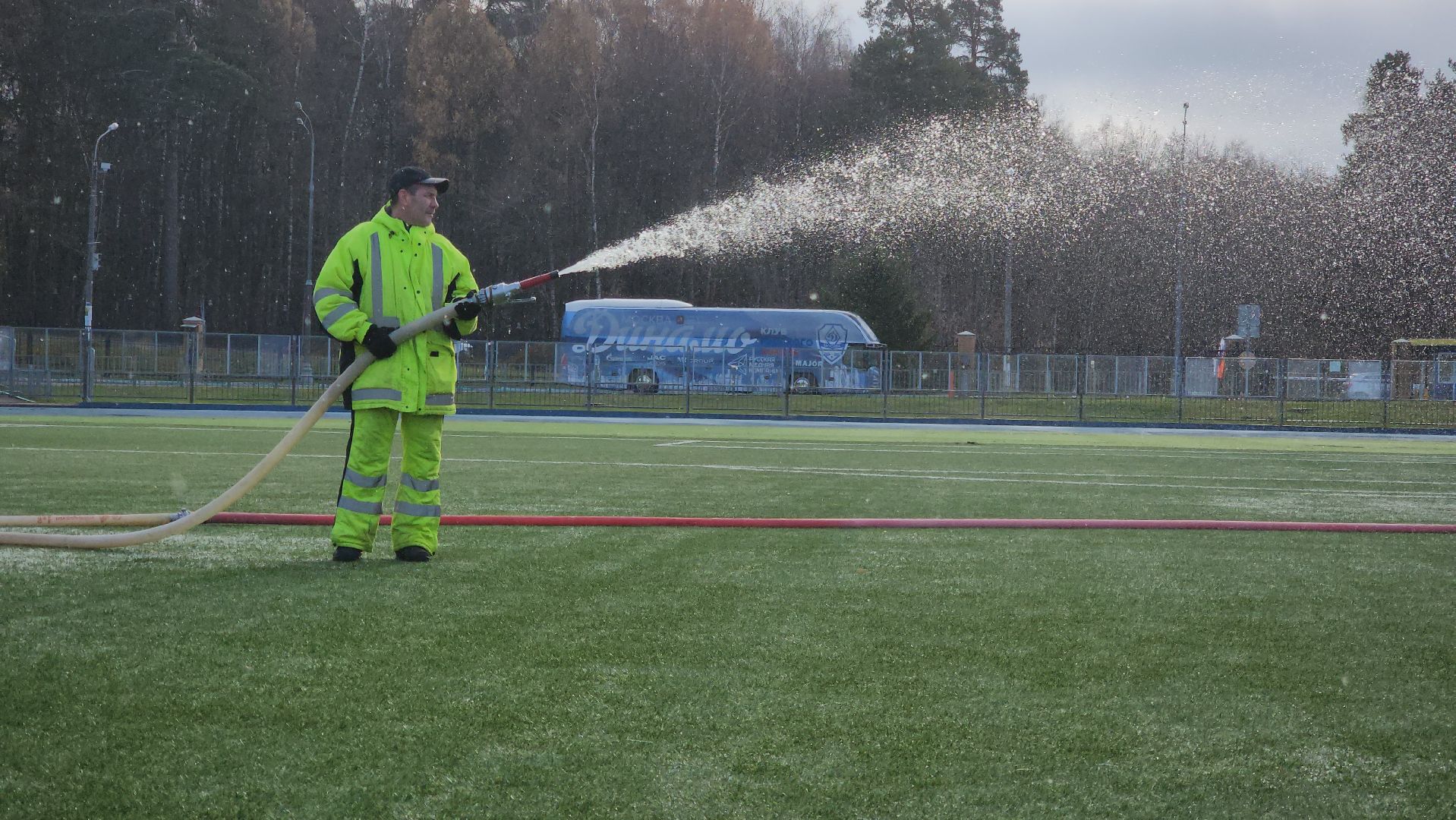 красногорск, стадион зоркий, заливка льда, спорт,