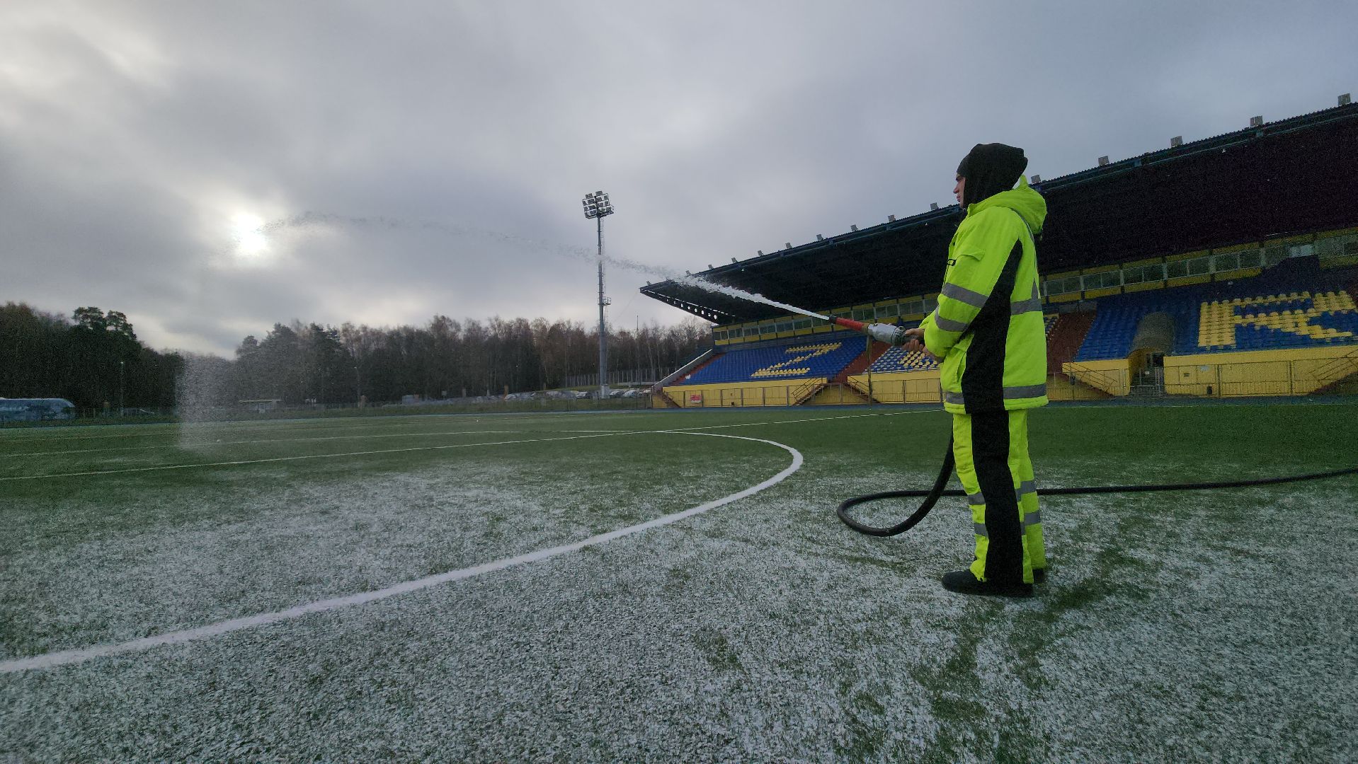 красногорск, стадион зоркий, заливка льда, спорт,