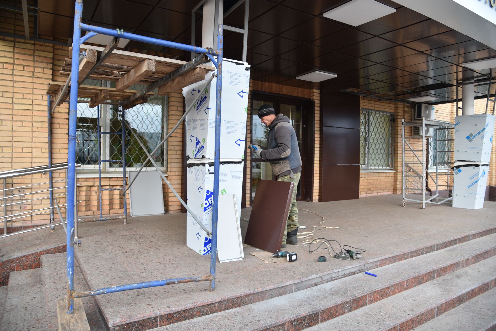 лотошино, благоустройство, администрация, администрация го лотошино, ремонт входной группы, вертикалки,