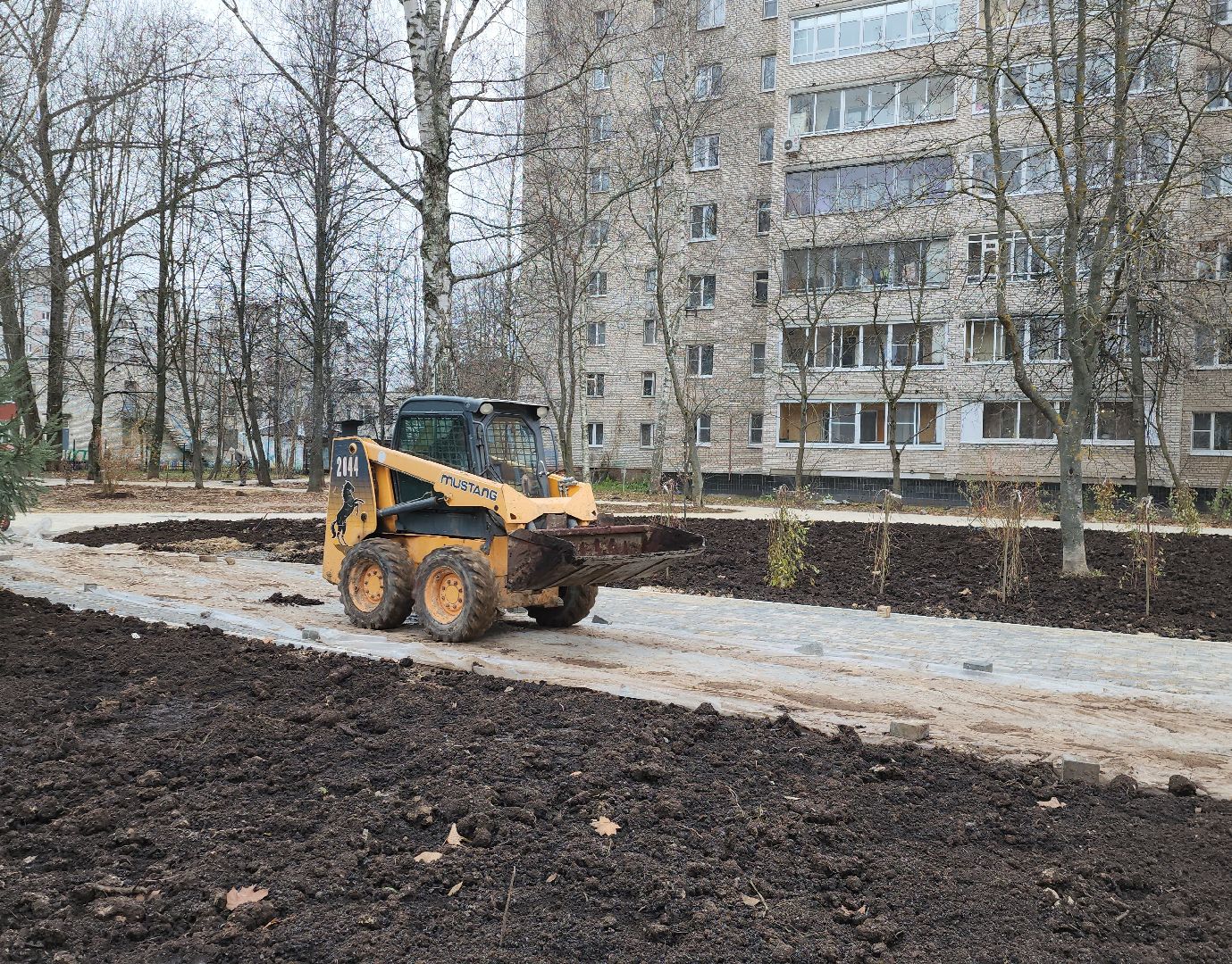 Дубна, Благоустройство, сквер журавлева, Земляные работы, вертикалки,