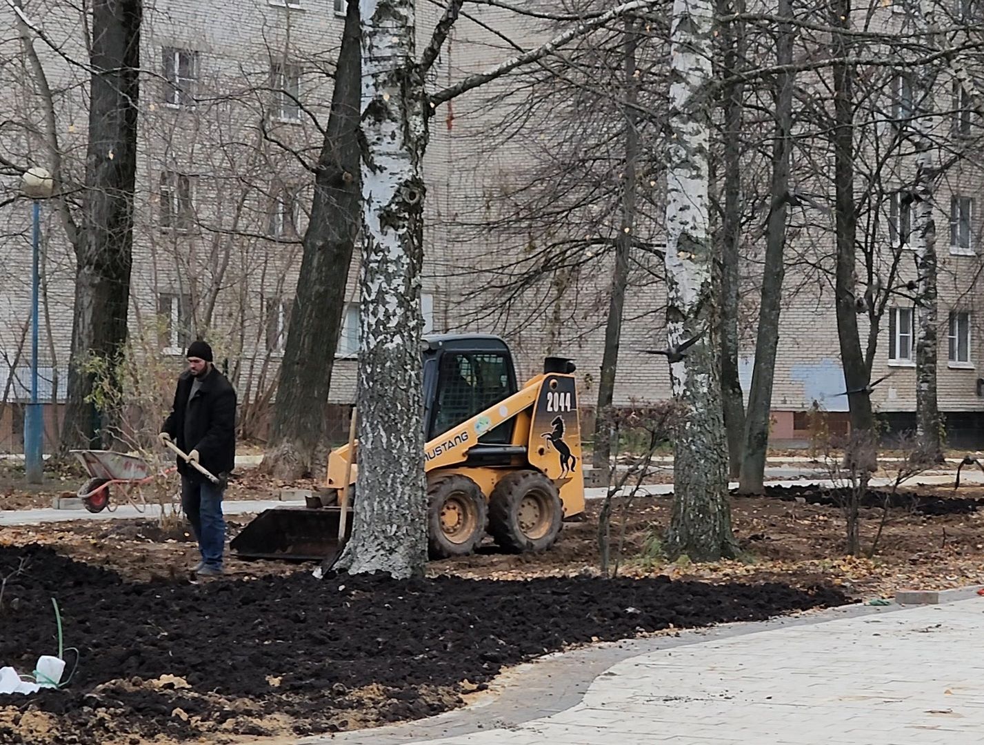 Дубна, Благоустройство, сквер журавлева, Земляные работы, вертикалки,