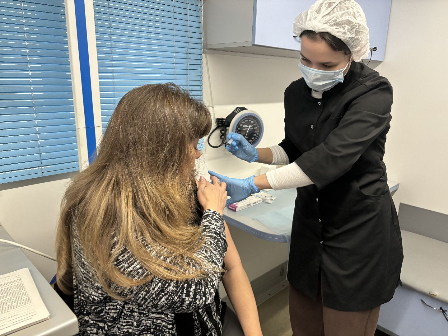 вакцинация, мобильные пункты вакцинации, мфц,