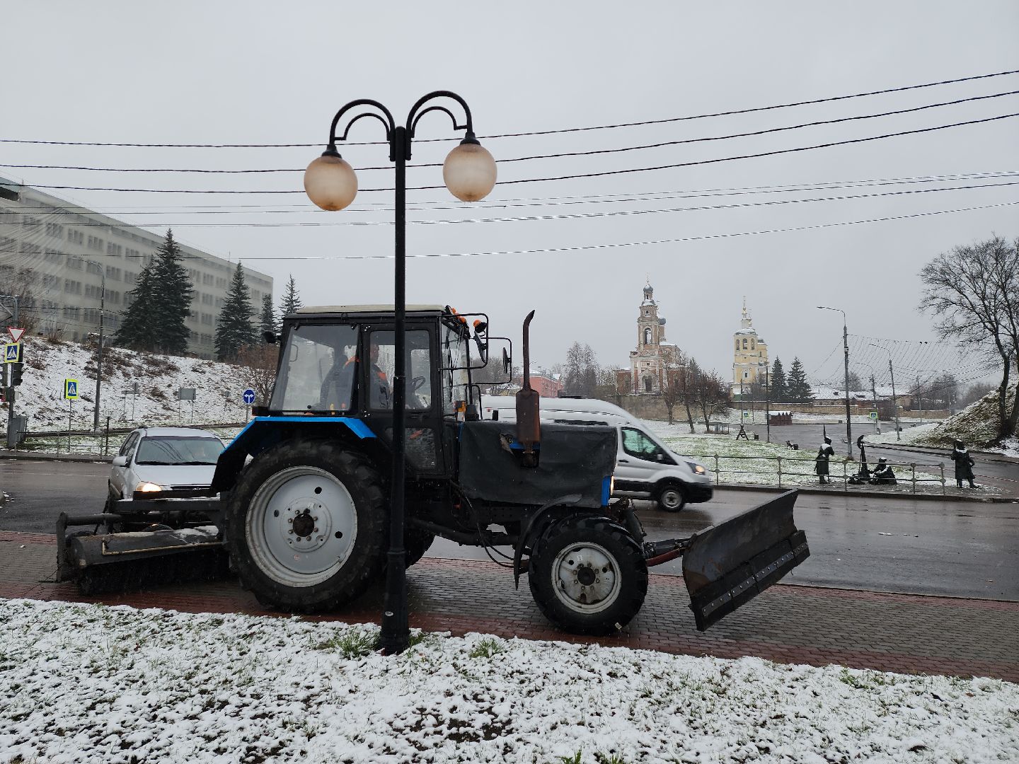 серпухов, подмосковье, благоустройство, убирают снег, комбинат благоустройства, вертикалки,