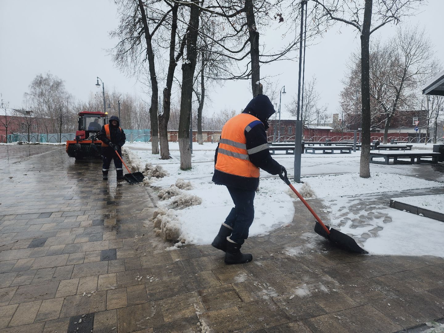 Егорьевск, Подмосковье, Московская область, снег, благоустройство, уборка снега, комунальная техника,вертикалка, вертикальное видео,
