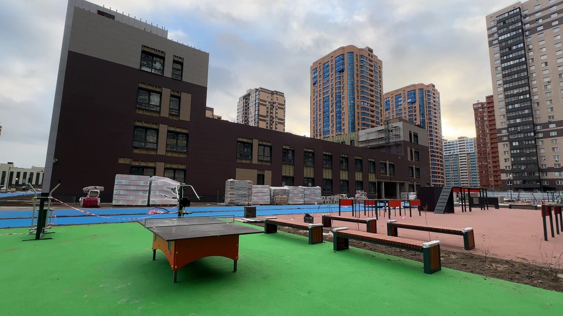 Реутов, вертикалки, строительство, образование, школа на 1100 мест, образовательный комплекс, стадион, внутренний двор, коворкинг,