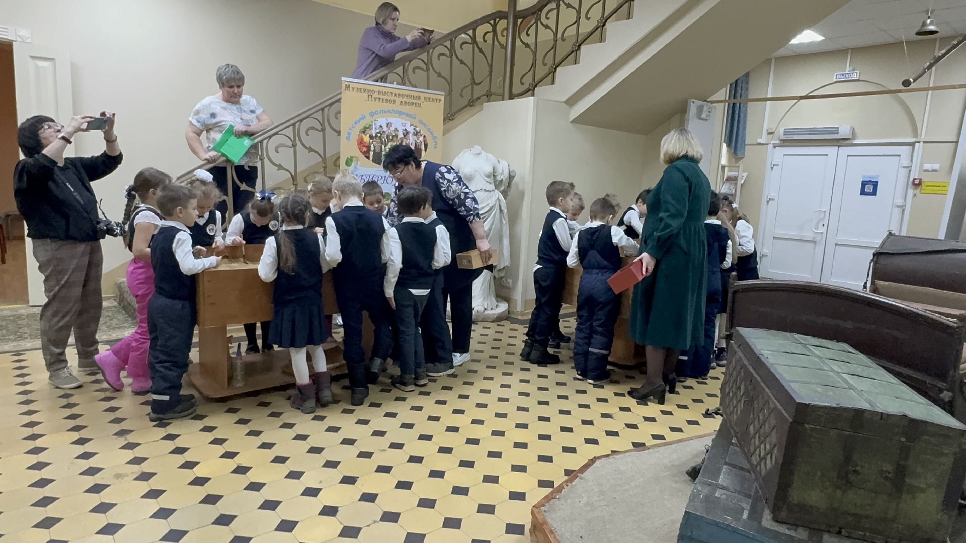 Солнечногорск, Школьники, Уроки по археологии, Занятия, Артефакты, вертикалки