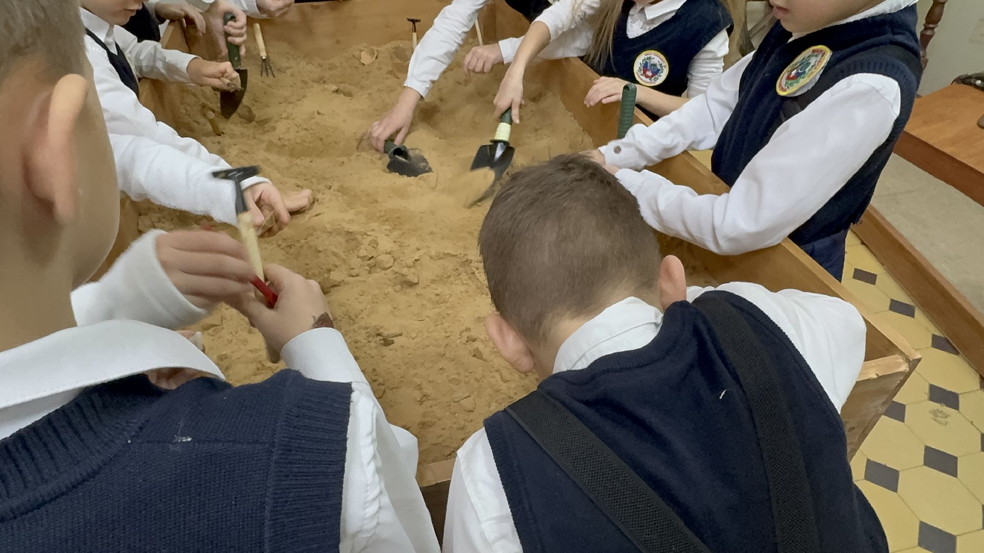Солнечногорск, Школьники, Уроки по археологии, Занятия, Артефакты, вертикалки