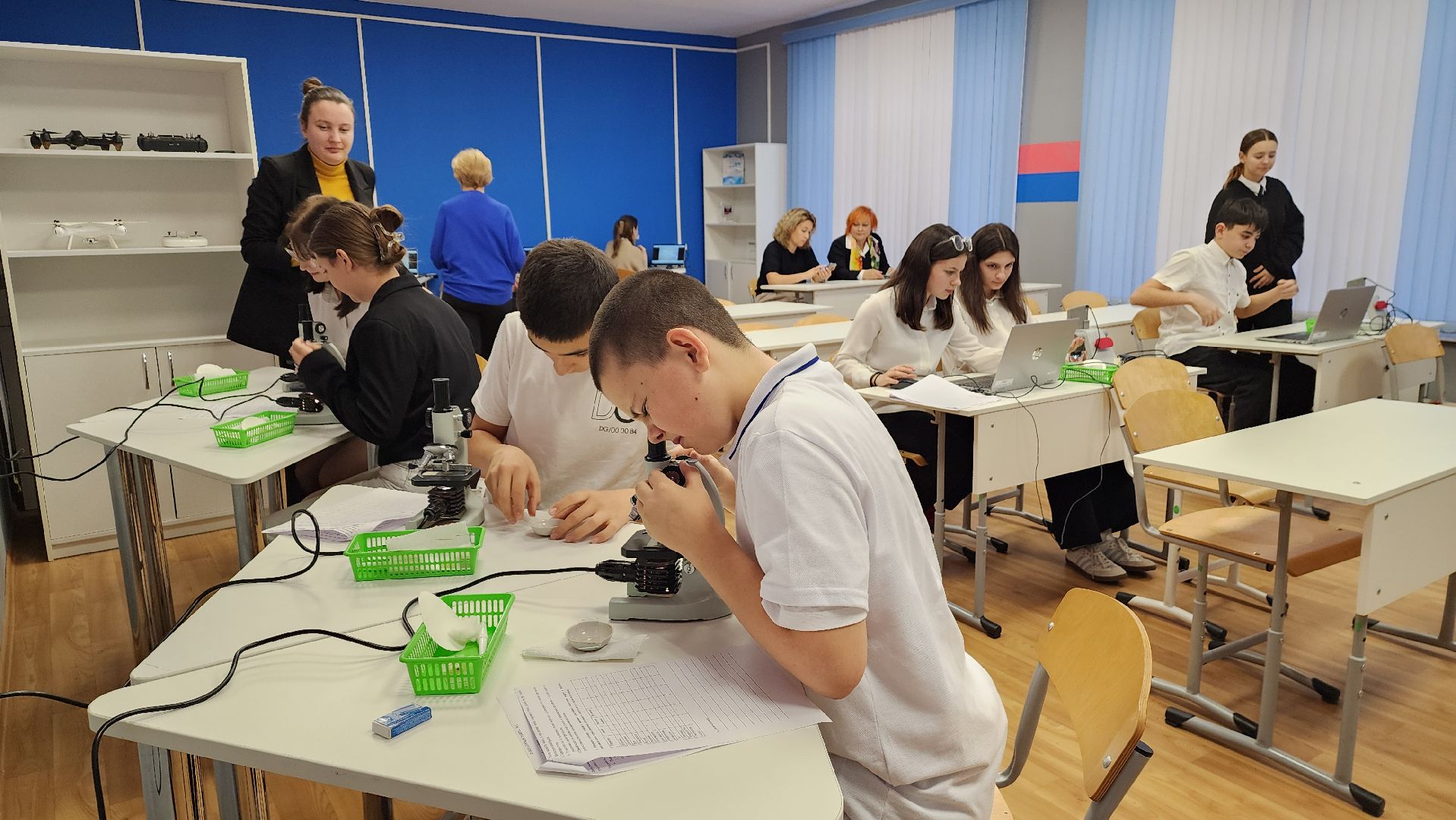 вертикалки, пушкино, школа, образовательный центр, цифровые технологии, точка роста, учителя, школьники,биология,