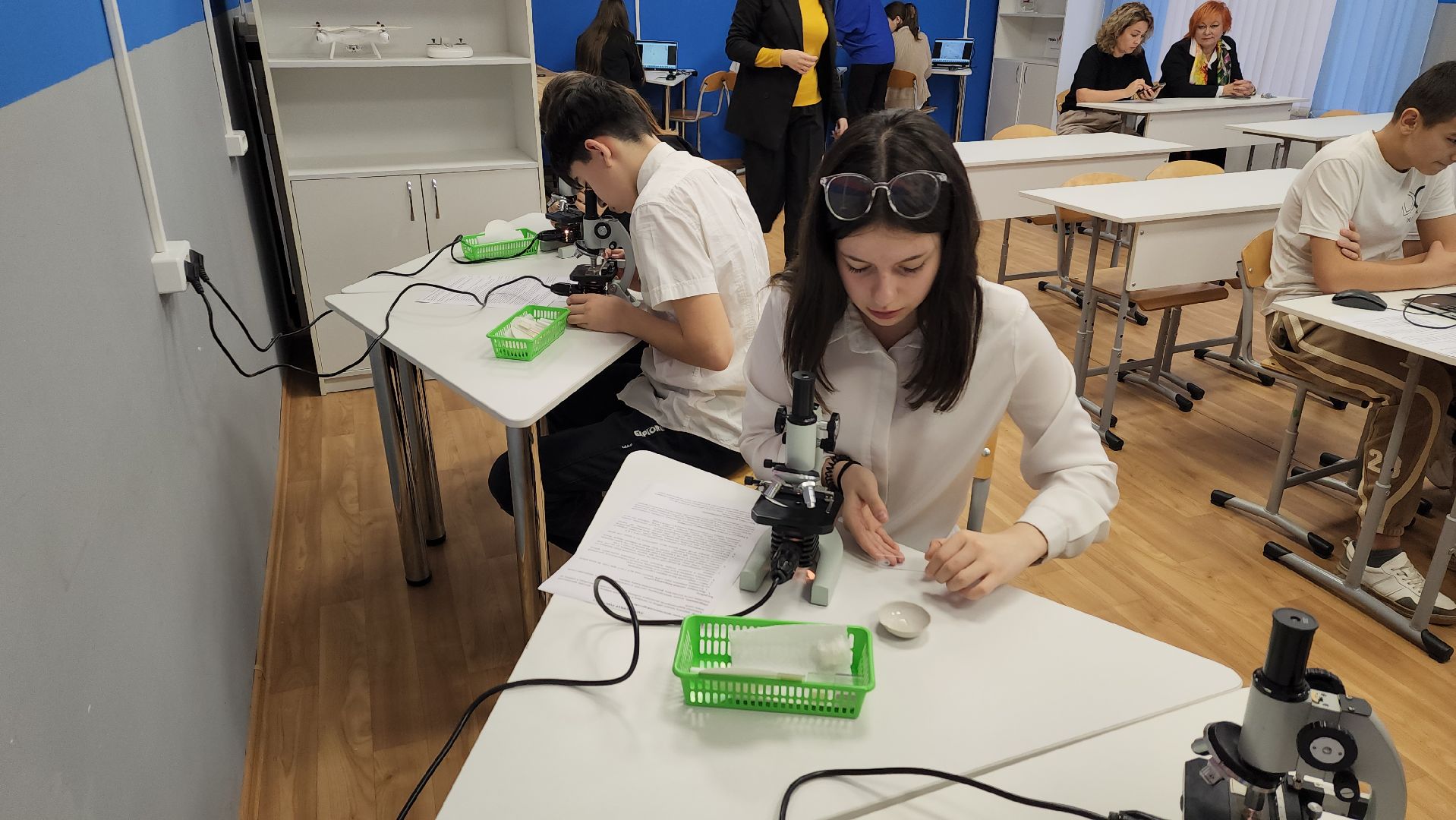 вертикалки, пушкино, школа, образовательный центр, цифровые технологии, точка роста, учителя, школьники,биология,