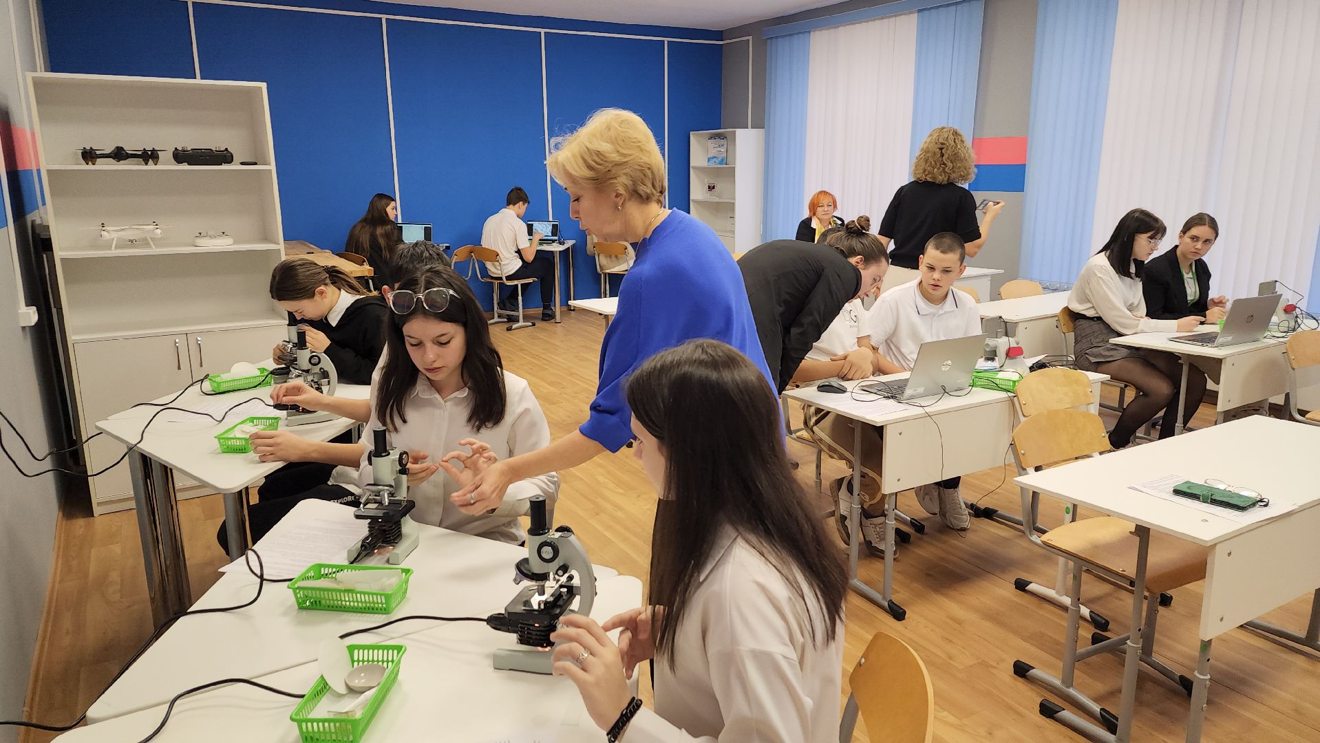 вертикалки, пушкино, школа, образовательный центр, цифровые технологии, точка роста, учителя, школьники,биология,