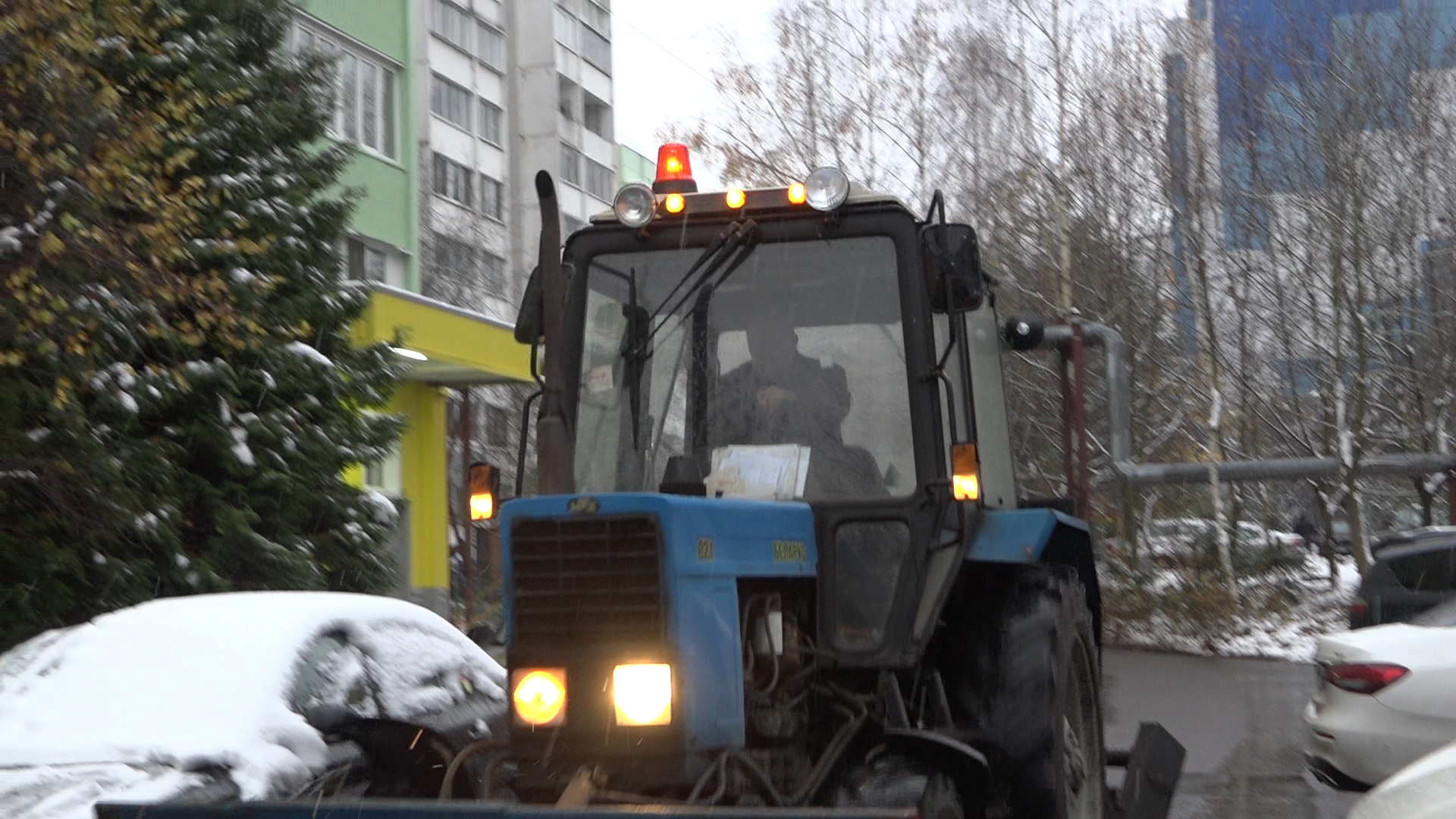 уборка улиц города, власиха уборку улиц, первый снегопад, власиха жкх, заозерный власиха,вертикалки, вертикальное видео,