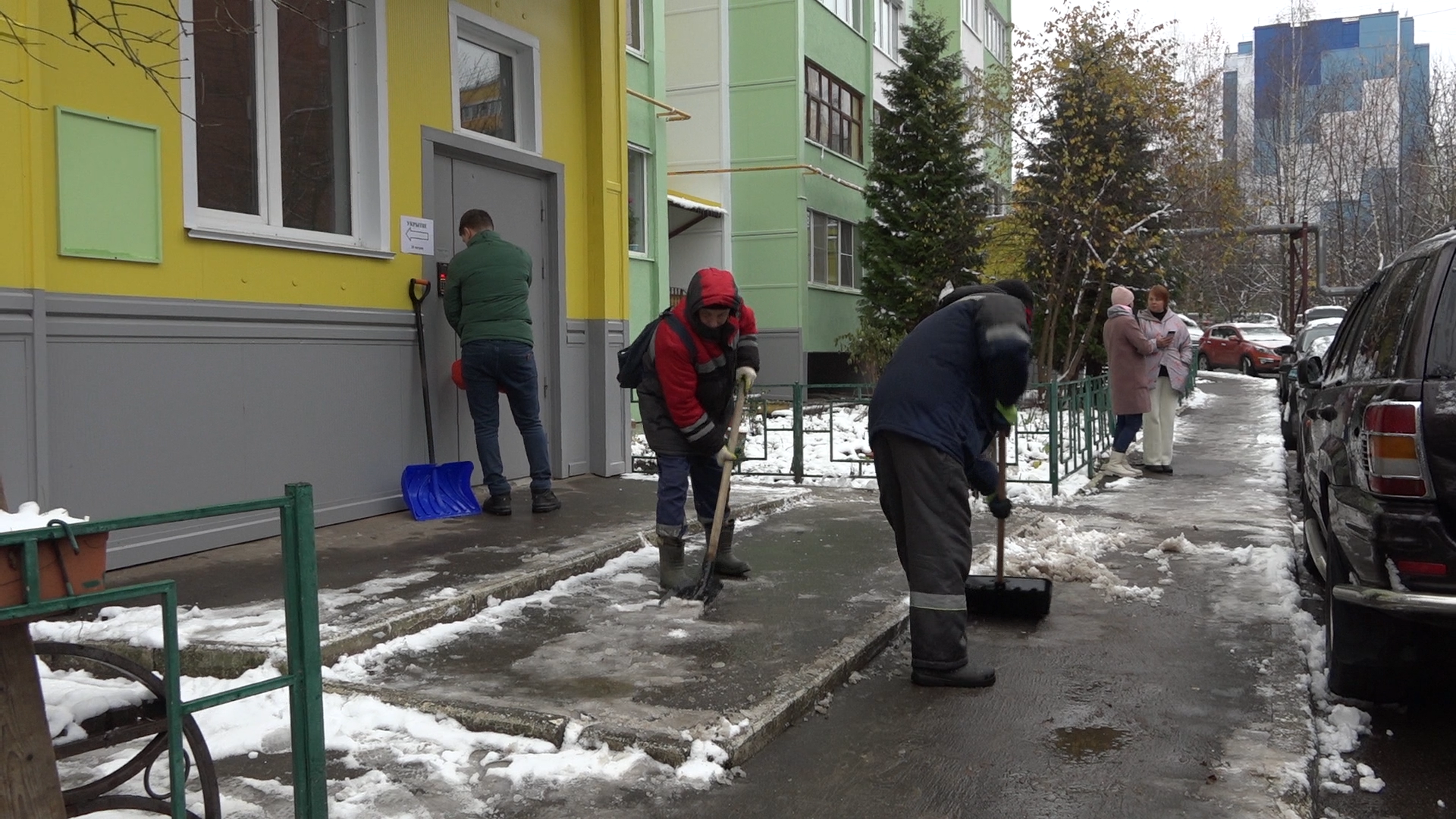 уборка улиц города, власиха уборку улиц, первый снегопад, власиха жкх, заозерный власиха,вертикалки, вертикальное видео,