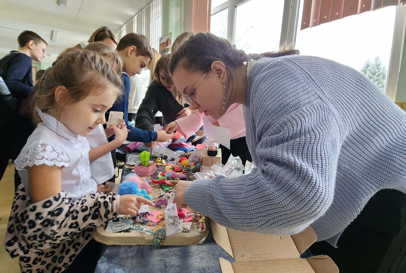 Солнечногорск, вертикалки, лицей 8, благотворительность, благотворительная ярмарка,