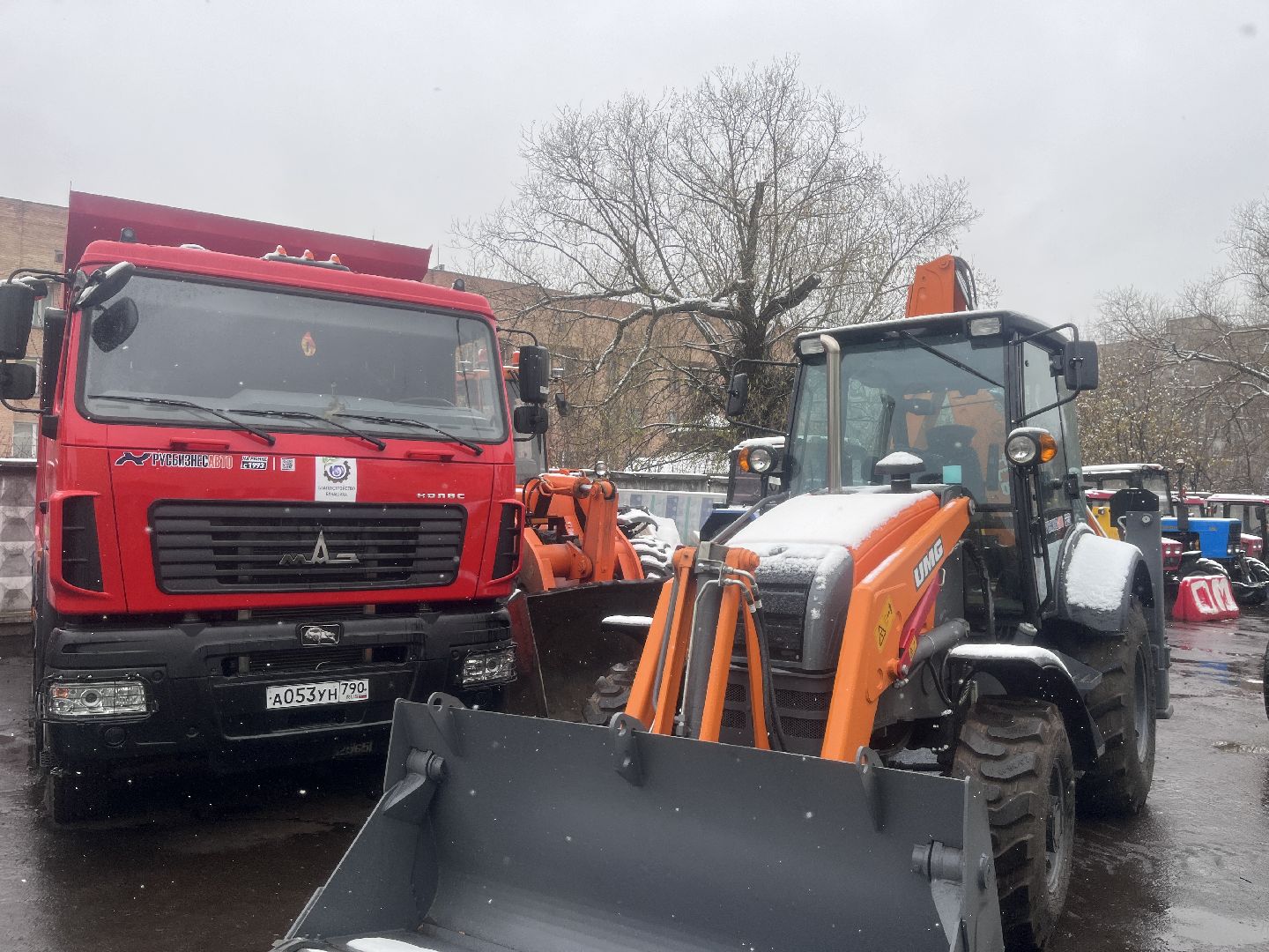 техника, снег, уборка, уборка снега, маз, новая техника,трактор,