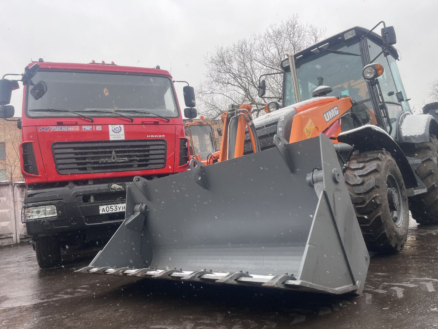 техника, снег, уборка, уборка снега, маз, новая техника,трактор,