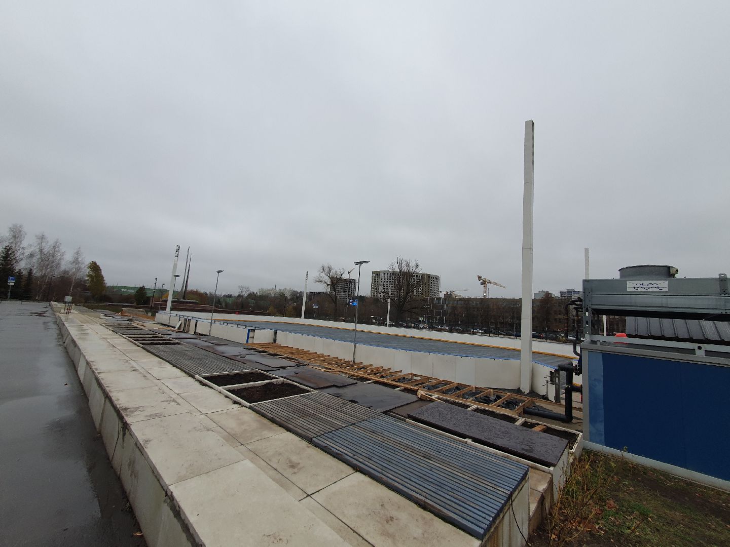 вертикалки, каток в парке,