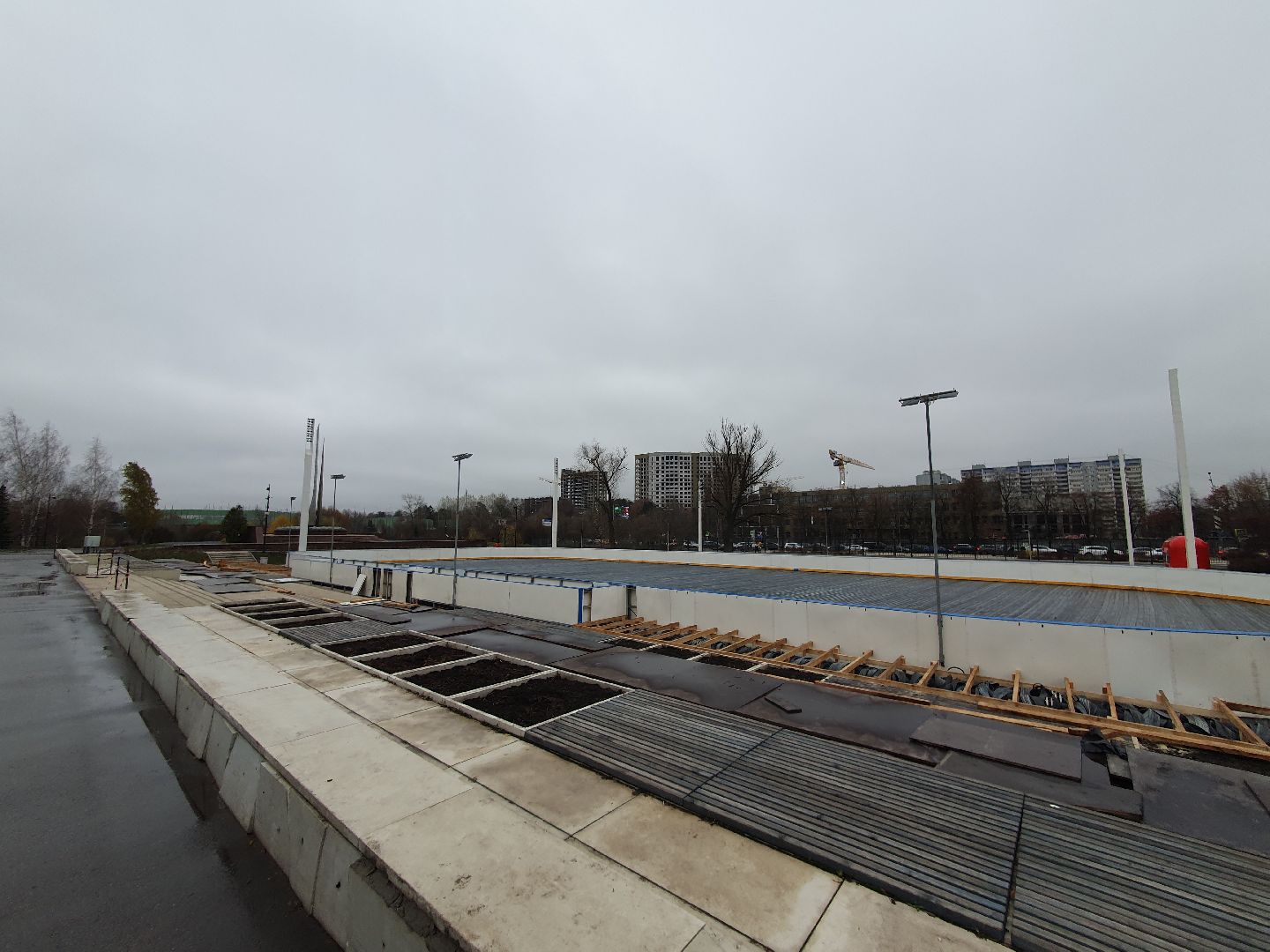 вертикалки, каток в парке,