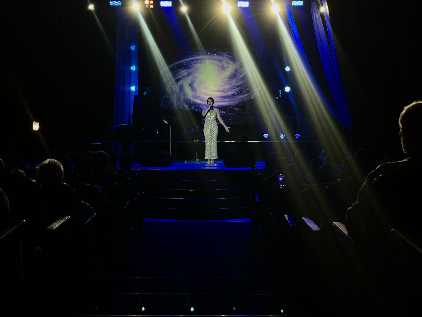 вертикальное видео, вертикалка, наро-фоминск, наро-фоминский городской округ, цдк Звезда, благотворительный концерт, государственный кремлевский оркестр,