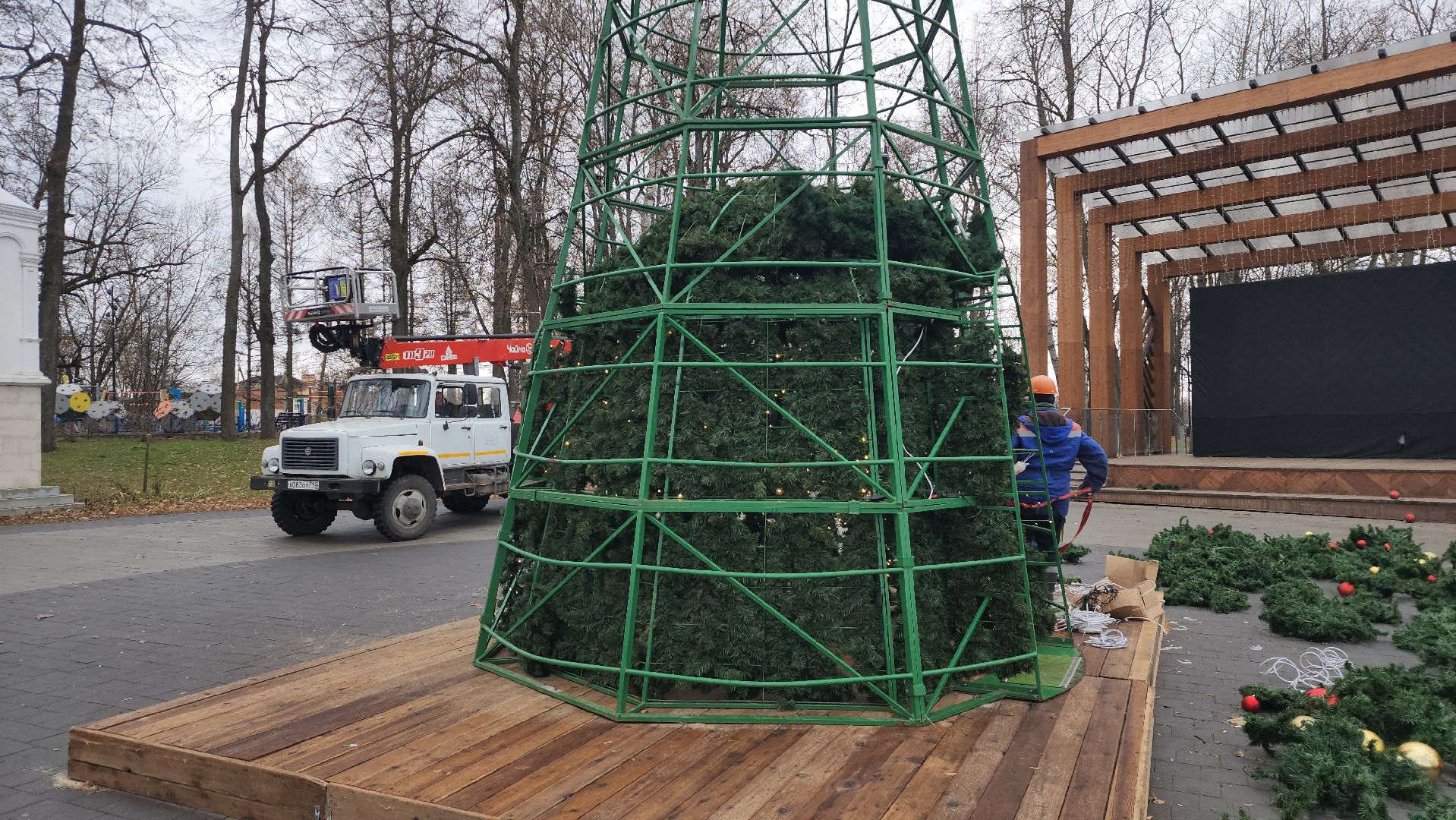 серпухов, новогодние праздники, елка желаний, парк имени олега степанова, комбинат благоустройства, вертикалки,